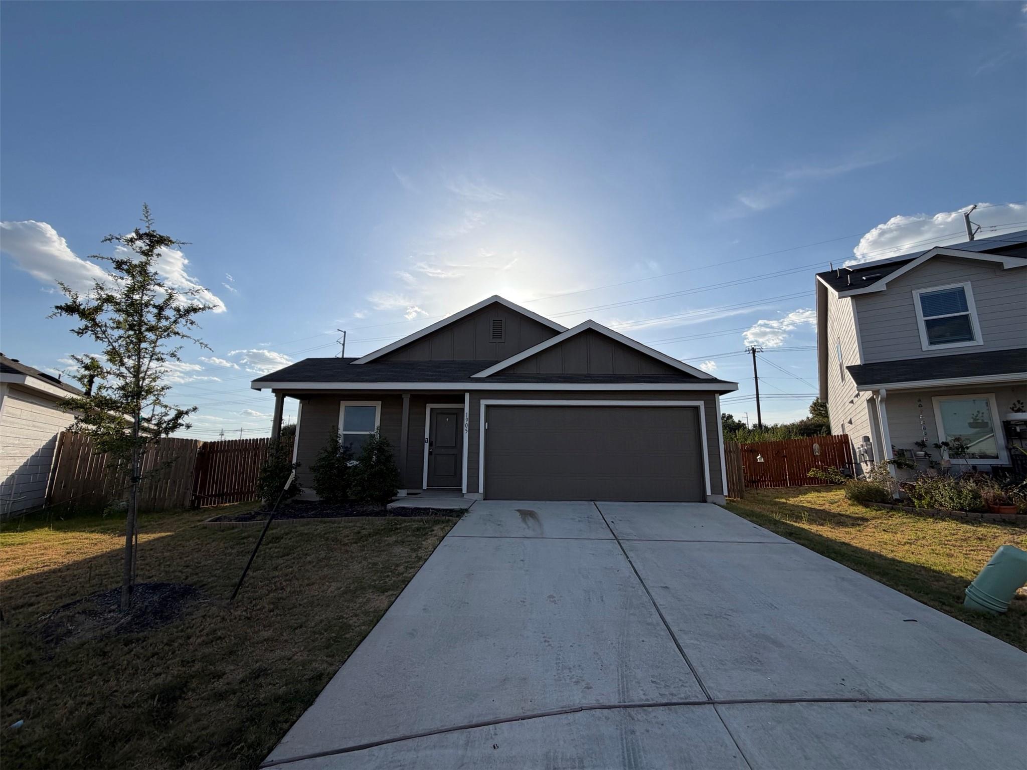Listing photo 1 of 1905  Willkomen Way