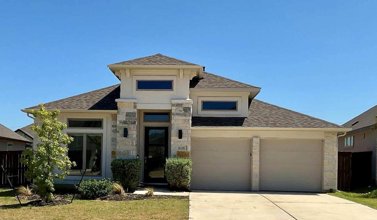 Listing photo 1 of 1636  Laverne Mitchell St
