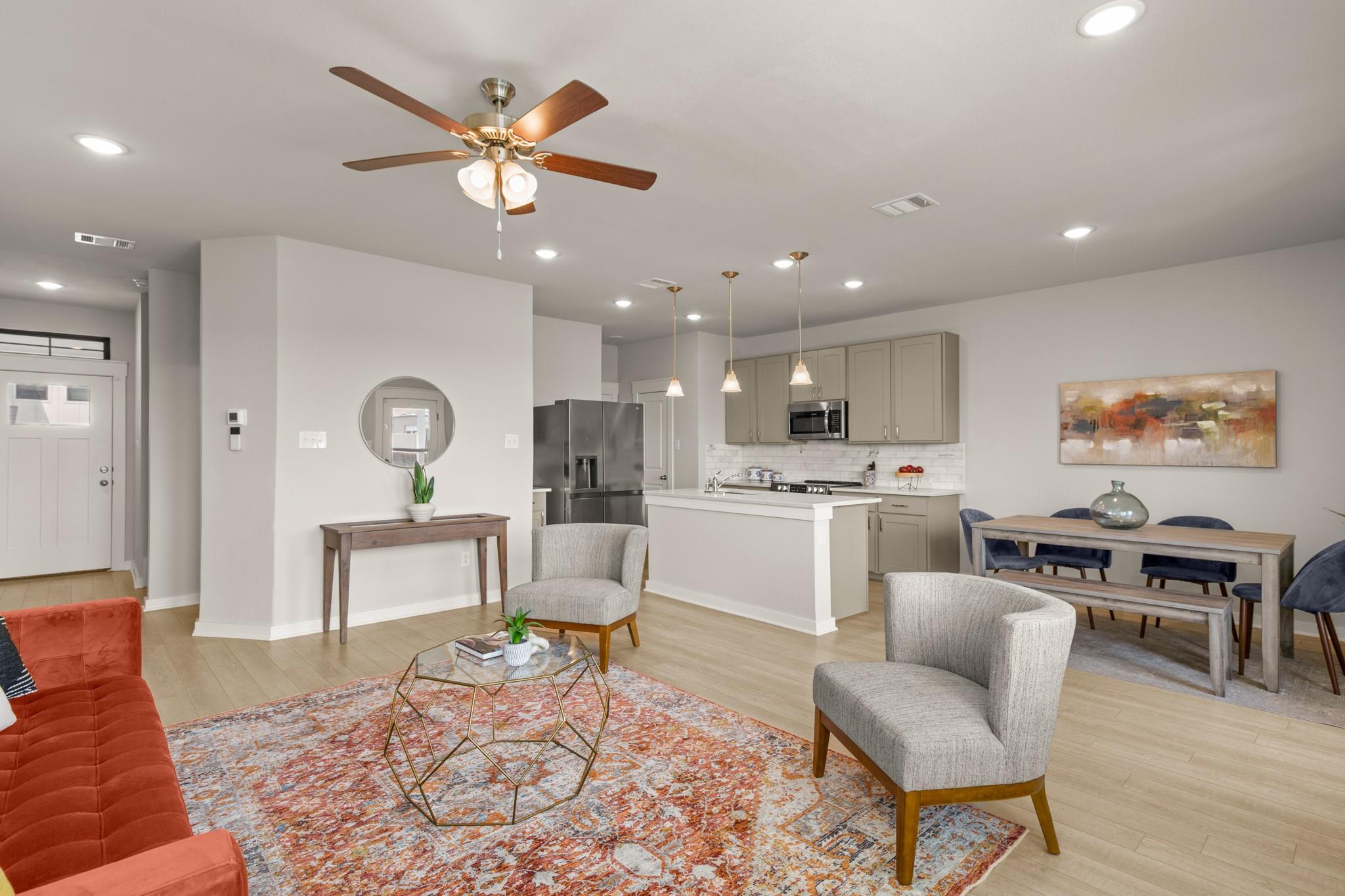 Listing photo 1 of 253  FIELDWOOD Dr  #B