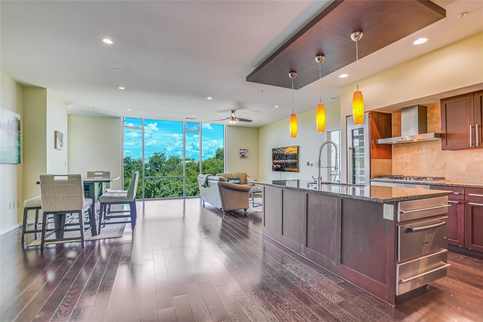 Listing photo 1 of 1600  Barton Springs Rd  #3504