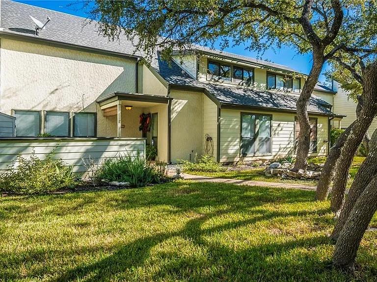 Listing photo 1 of 17  Casa Verde St  #17