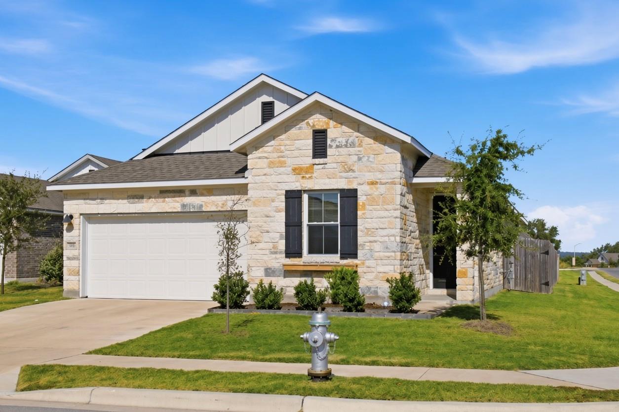 Listing photo 1 of 104  Ladolia Ln