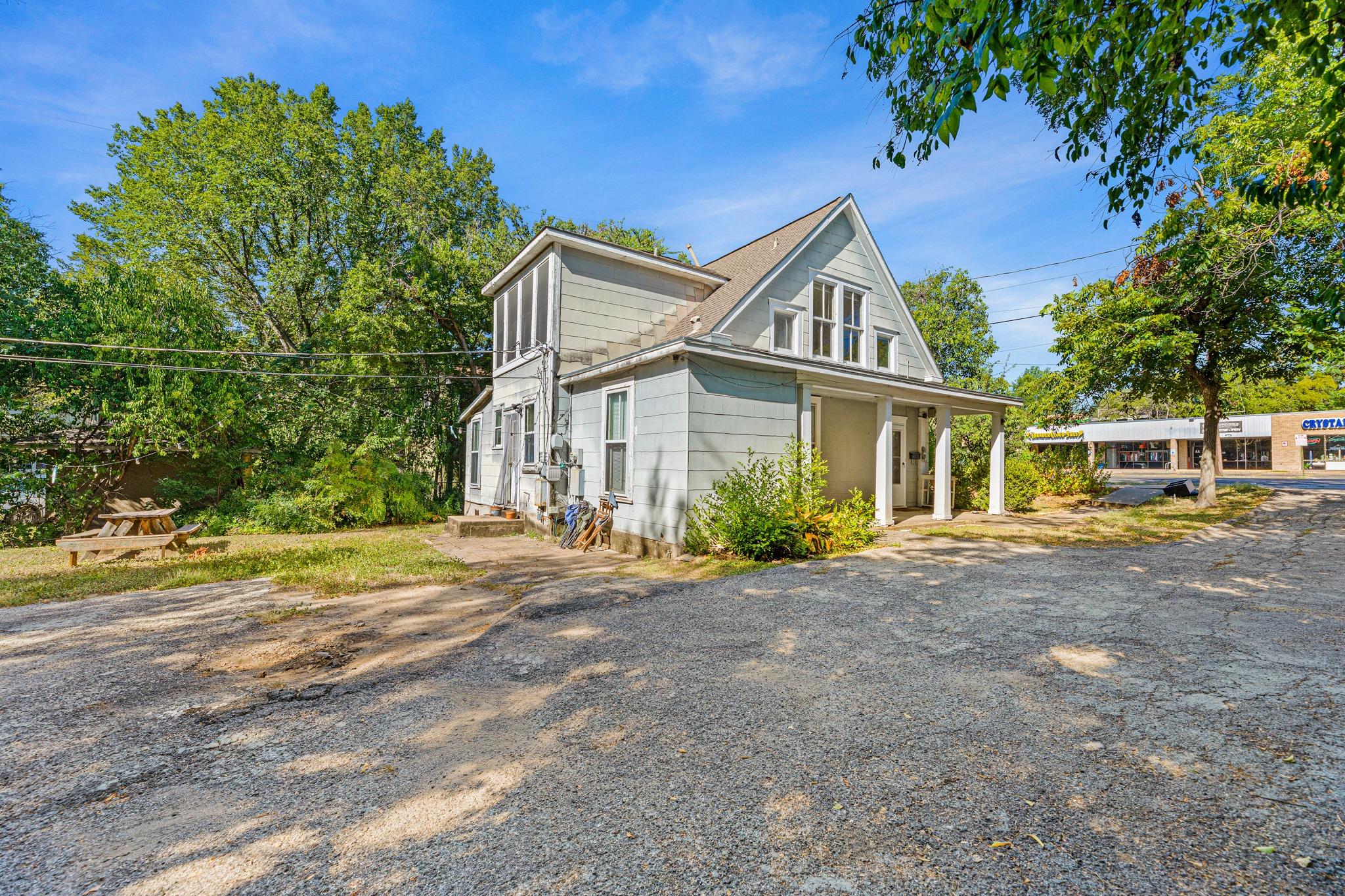 Listing photo 1 of 3205  Guadalupe St  #B