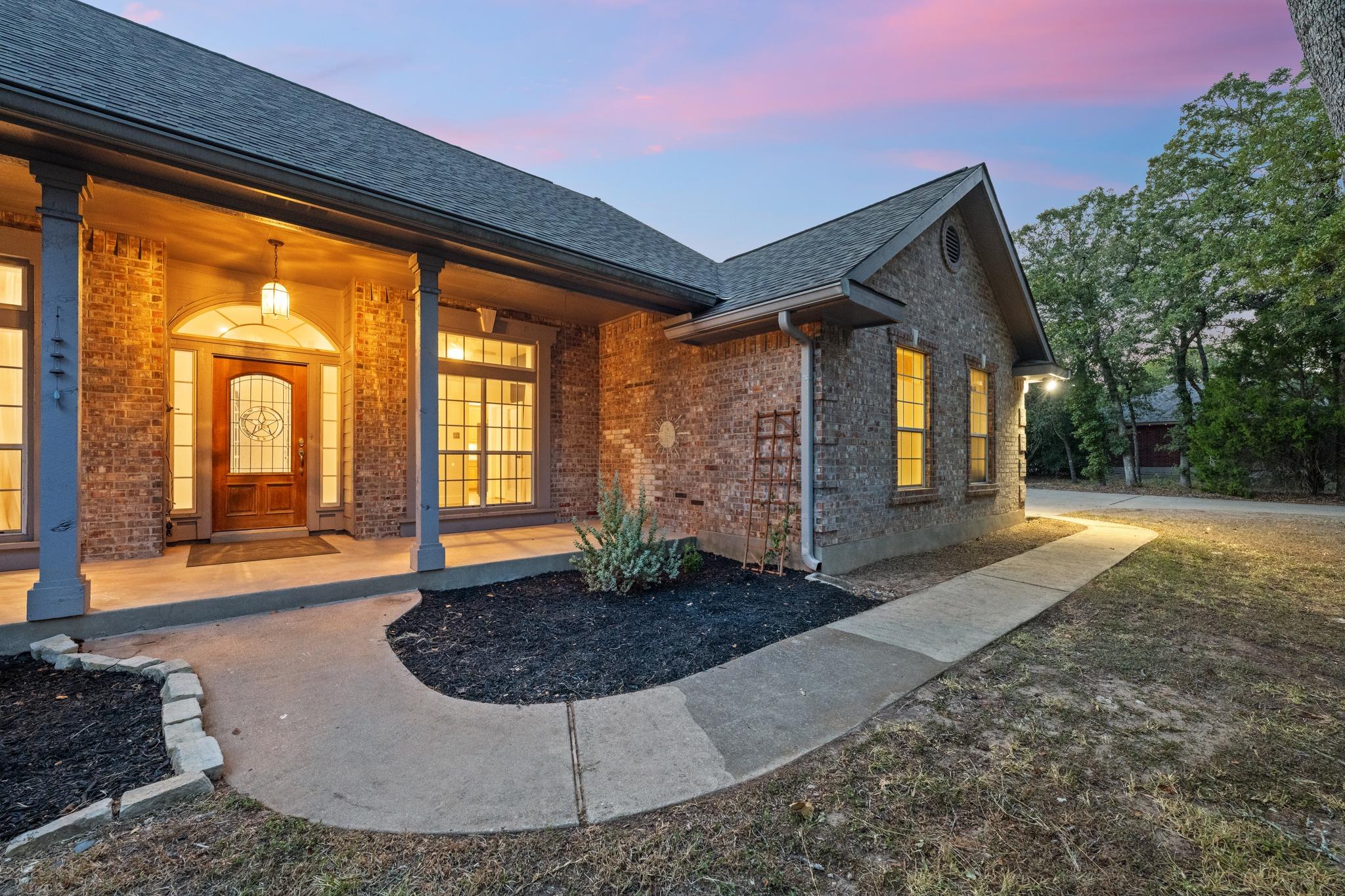 Listing photo 1 of 182  Elm Wood Dr
