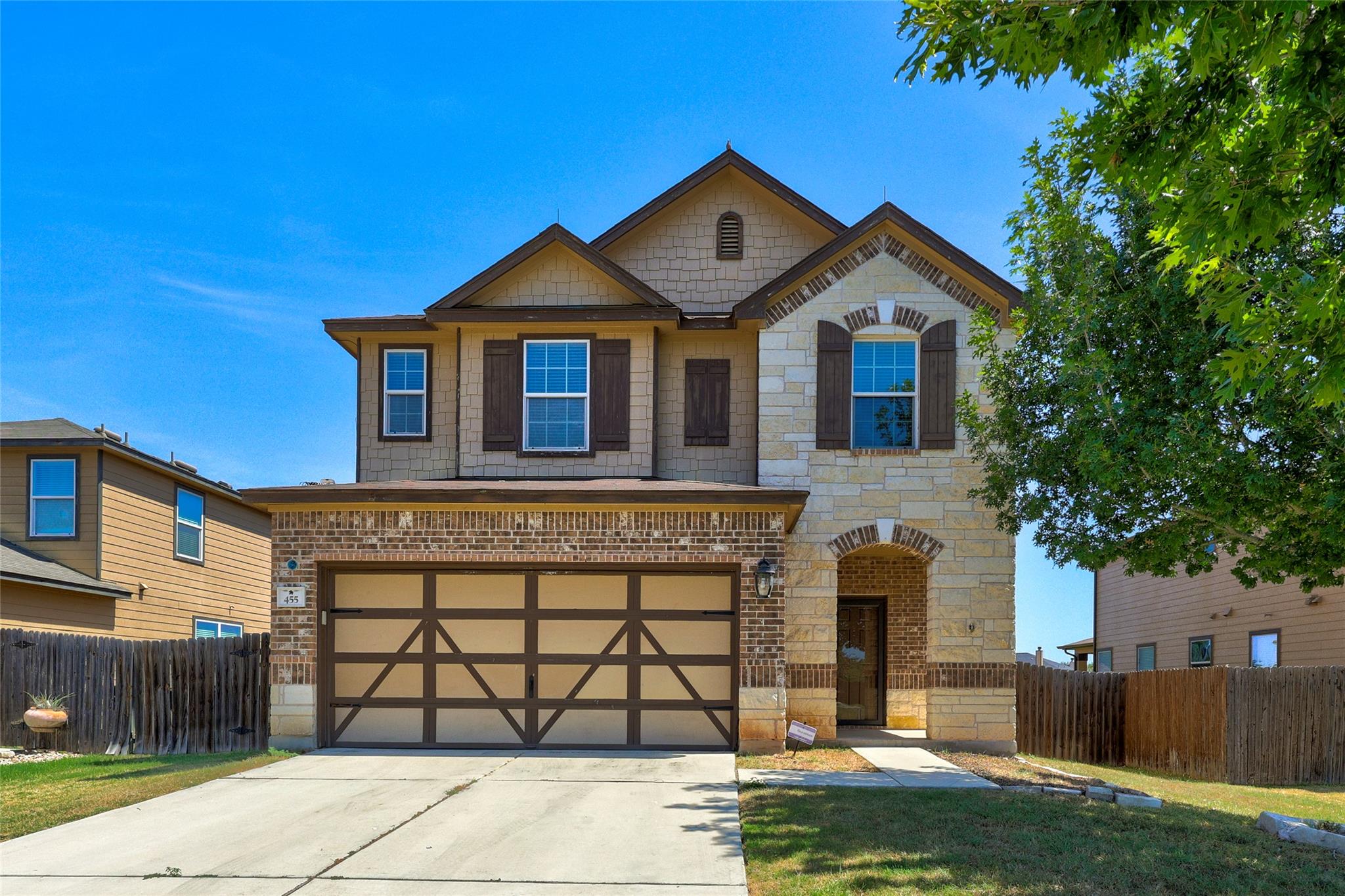Listing photo 1 of 455  Gina Dr