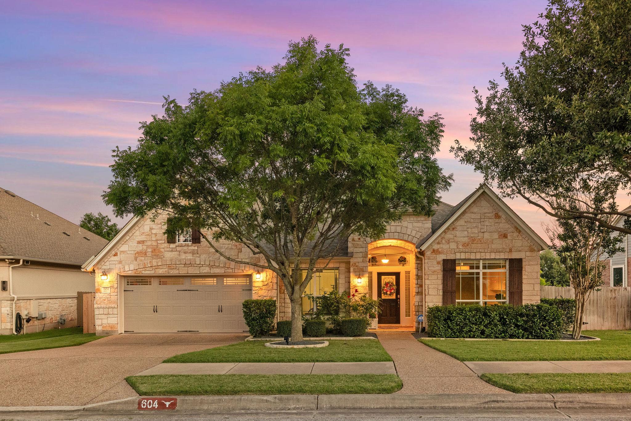Listing photo 1 of 604  Navigator Dr