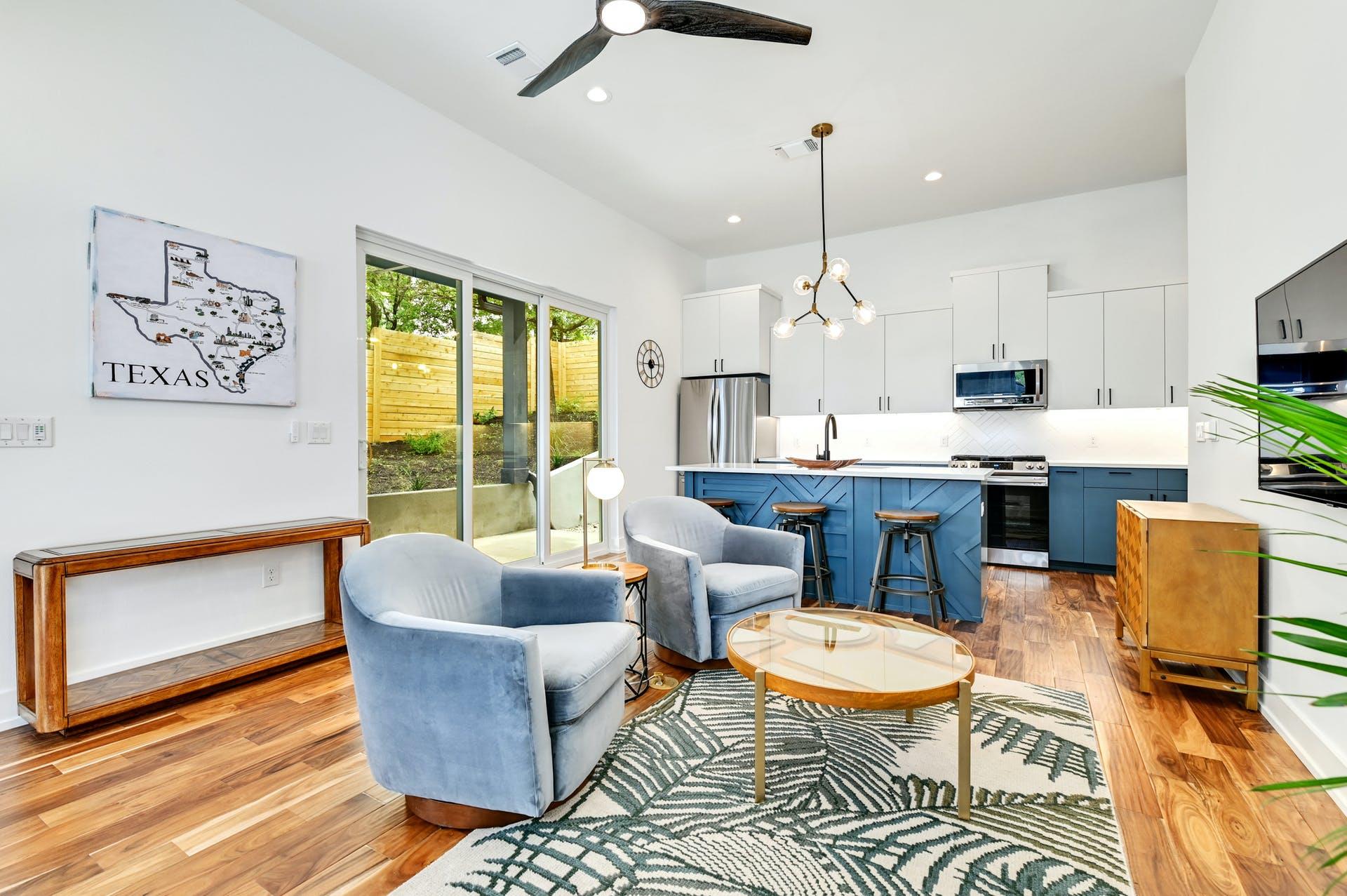 Listing photo 1 of 1407  Greenwood Ave  #2