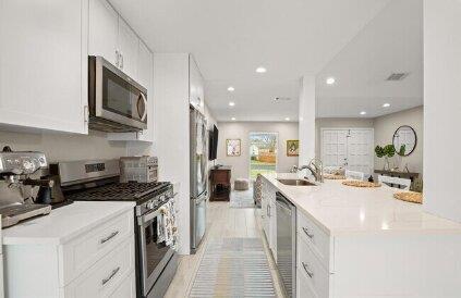 Listing photo 1 of 11915  Wander Ln
