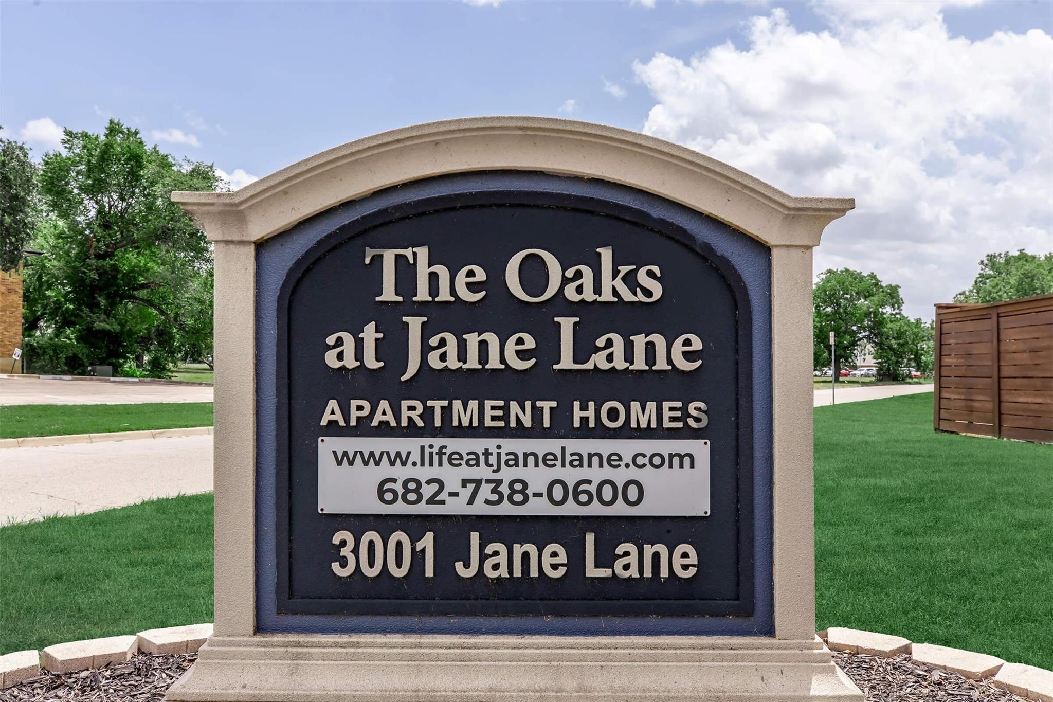 Listing photo 1 of 3001  Jane Ln  #302