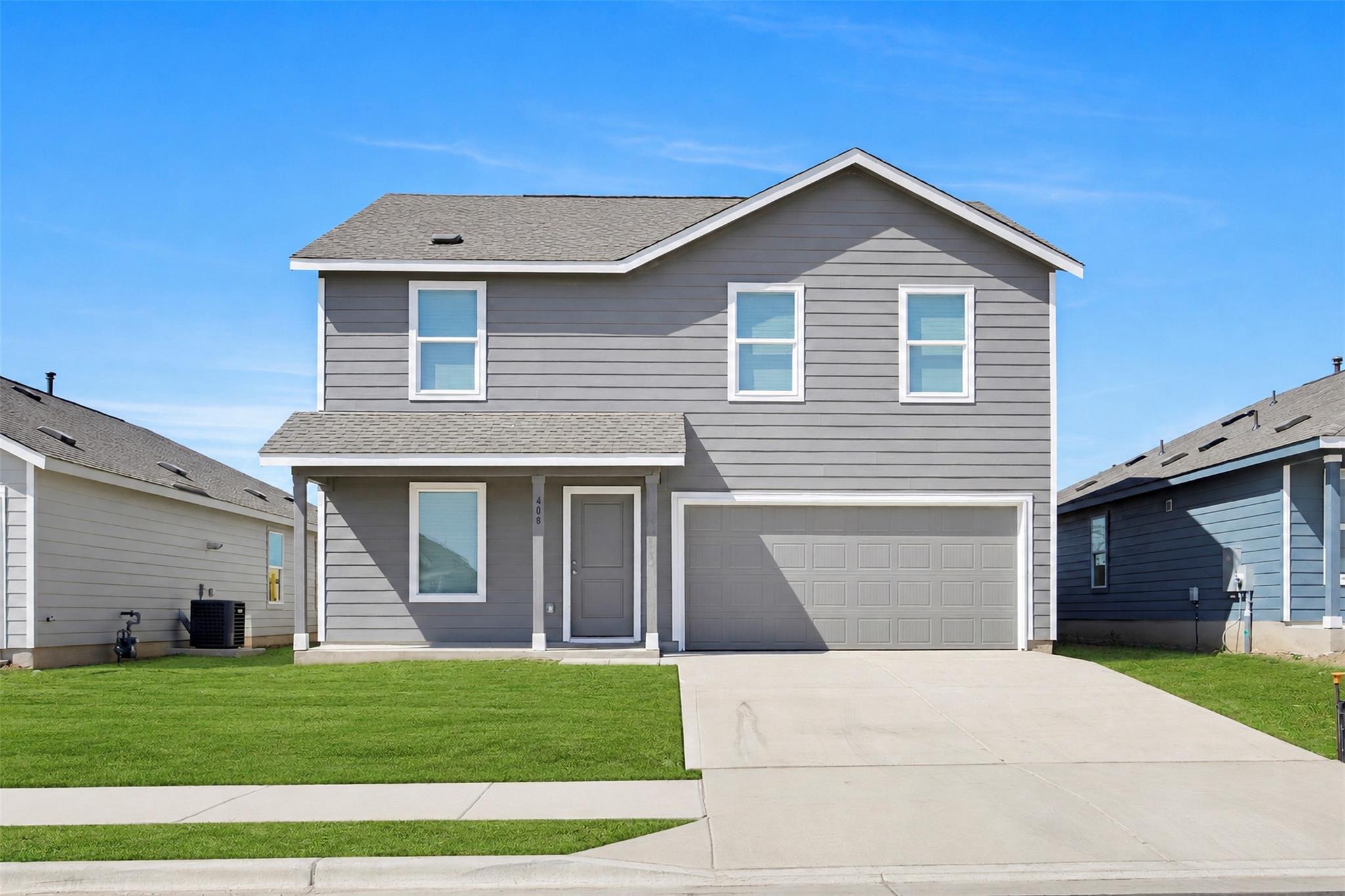 Clean lines and a manicured lawn define this mode