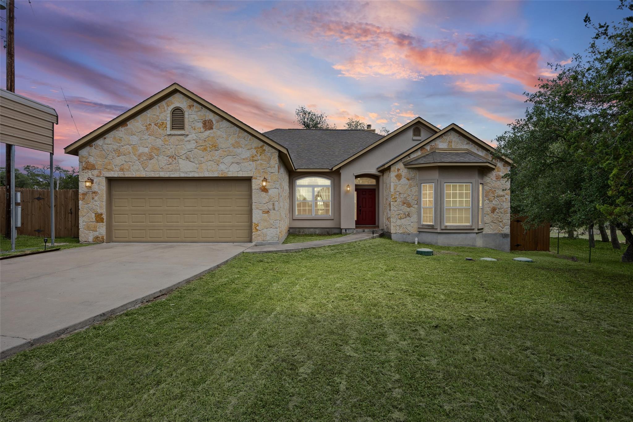 Listing photo 1 of 10409  Little Creek Cir