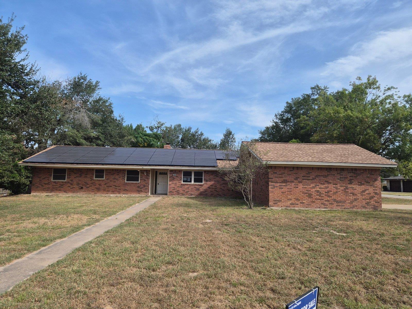 Listing photo 1 of 1502  Okelley Rd