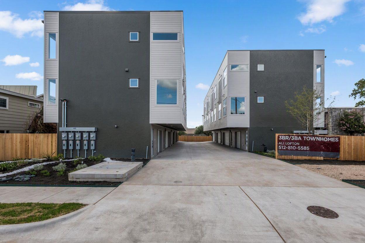 Listing photo 1 of 7920  Mullen Dr  #3