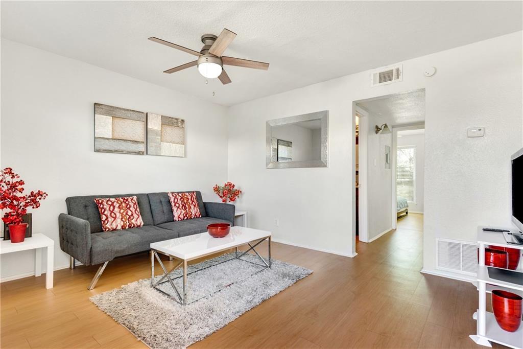 Listing photo 1 of 2401  Manor Rd  #209