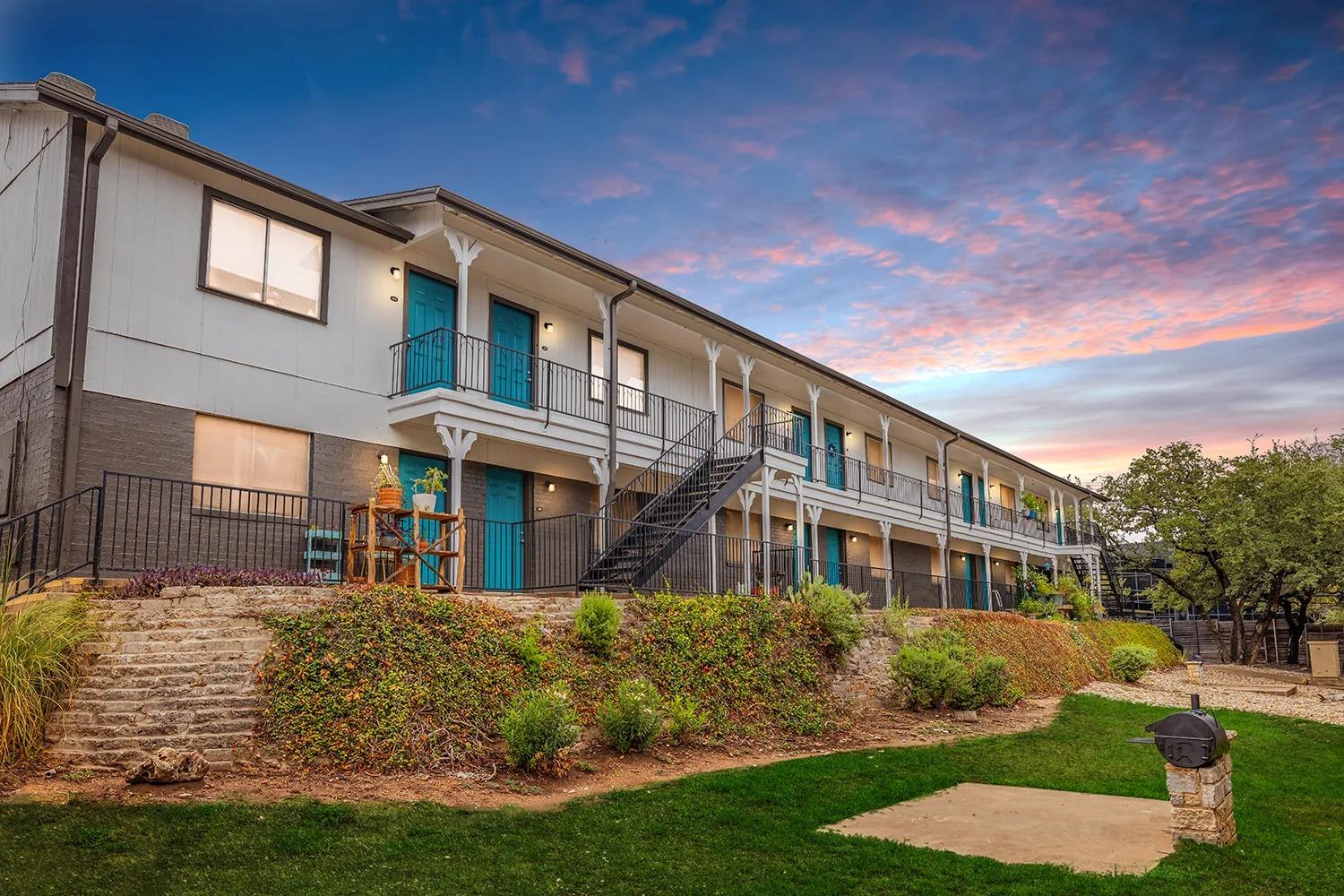 Listing photo 1 of 8100  N Mopac Expy  #09-245