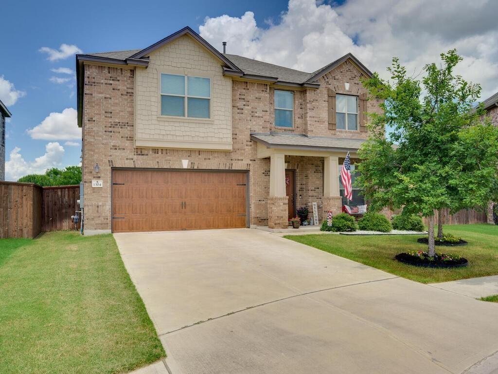 Listing photo 1 of 1304  Decatur Ct