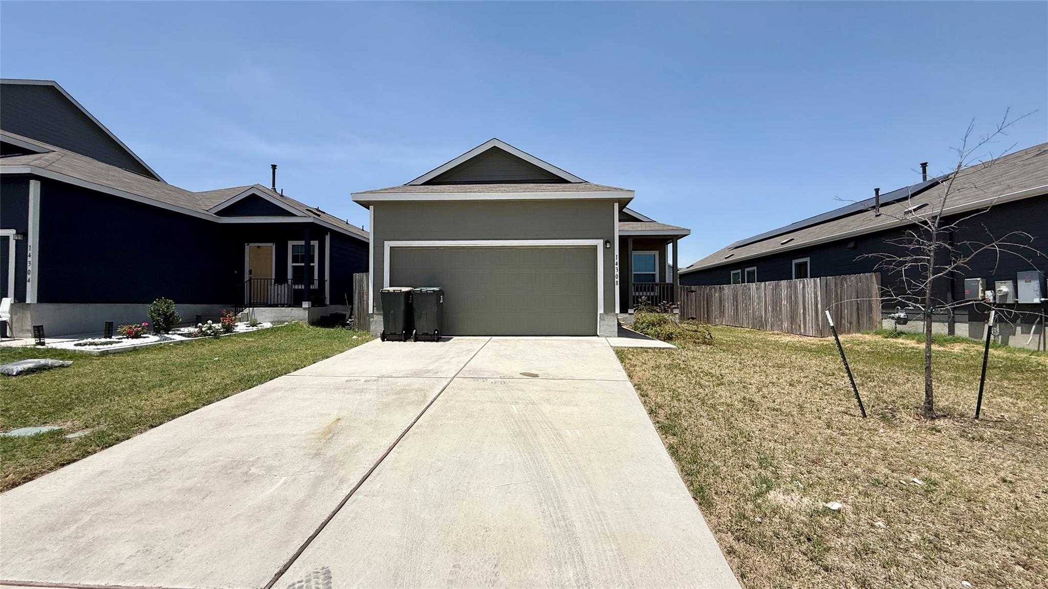 Listing photo 1 of 14308  Eientrill Pass