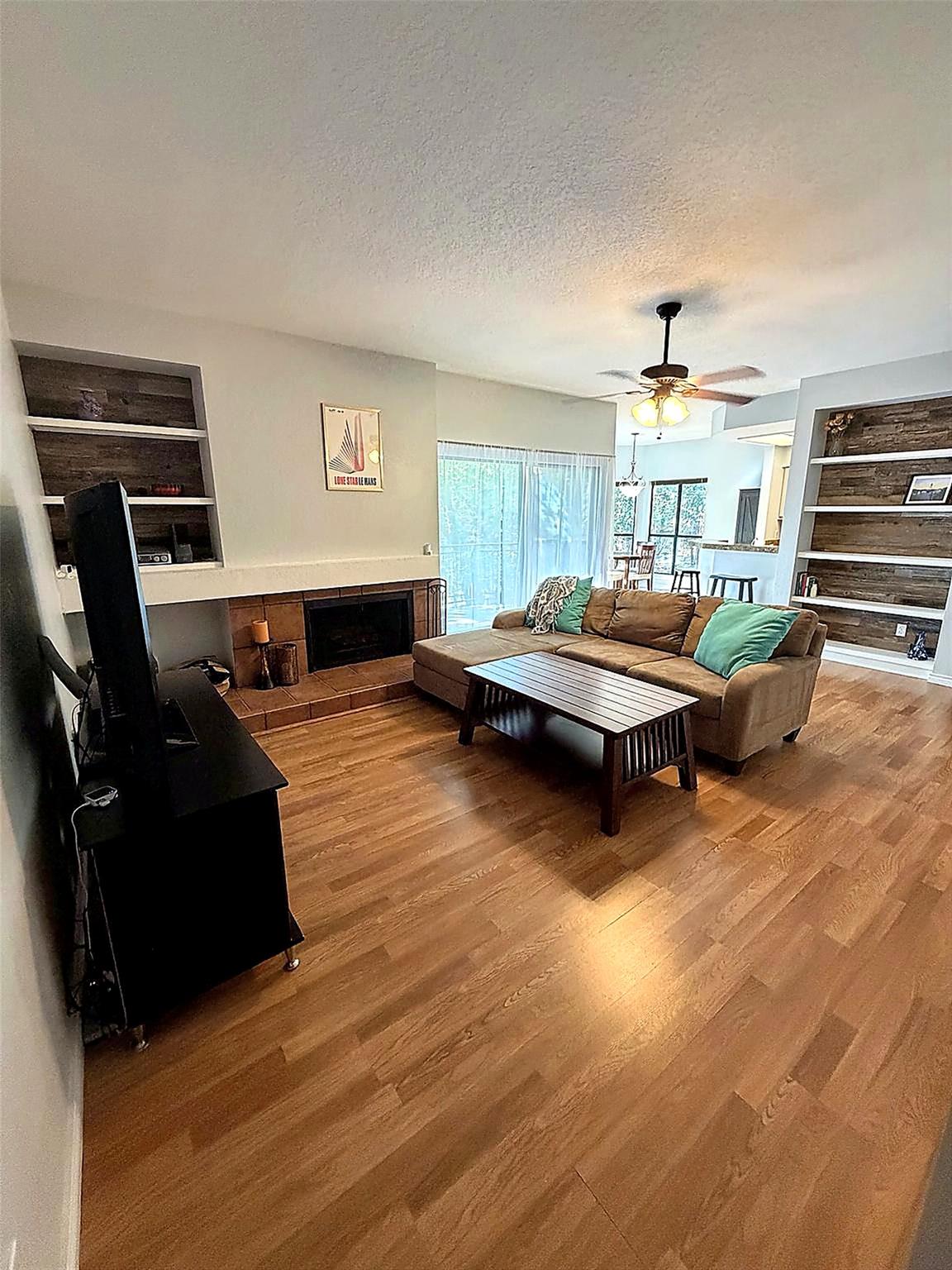 Listing photo 1 of 4711  Spicewood Springs Rd  #164