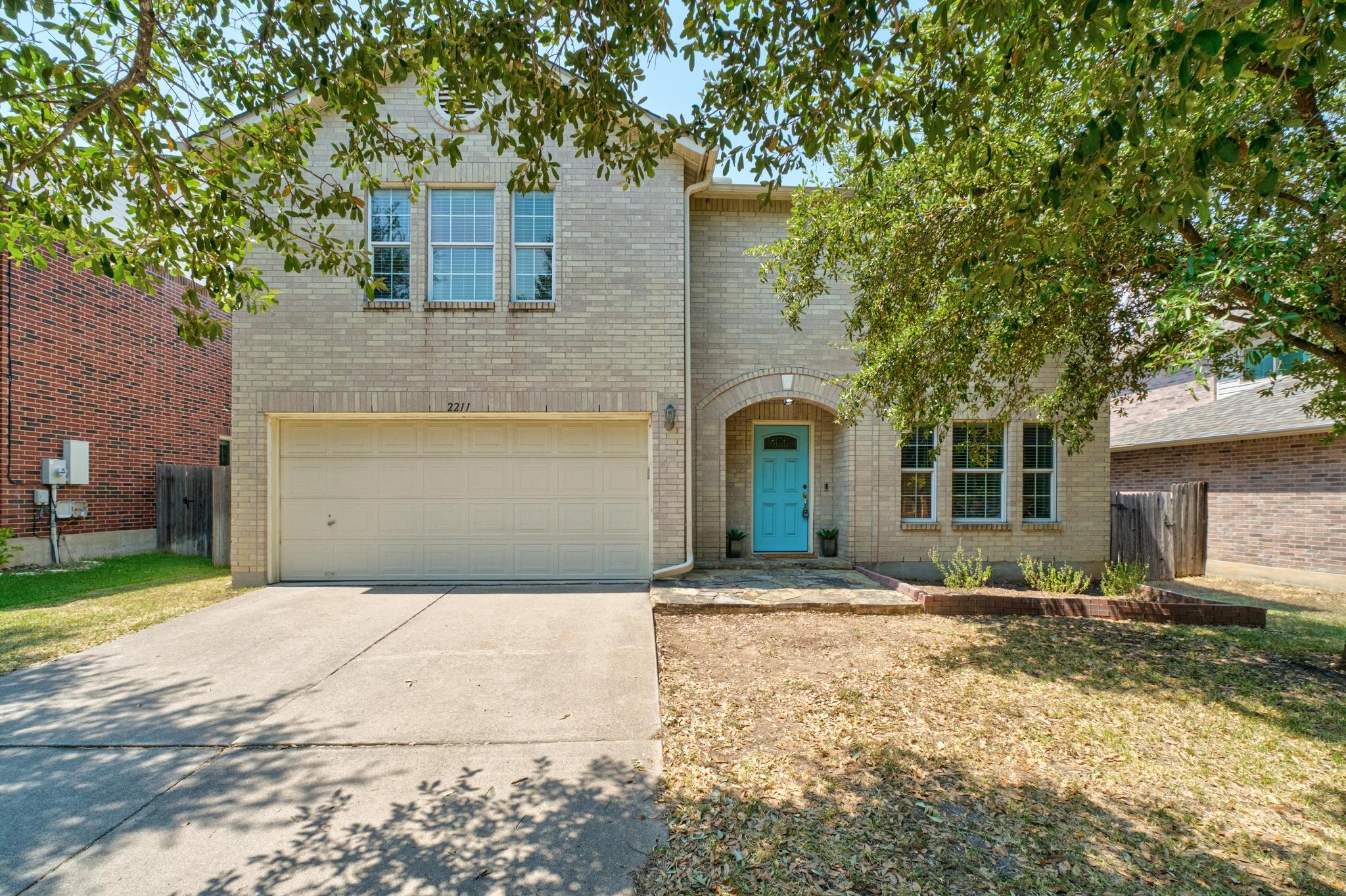 Listing photo 1 of 2211  Kimra Ln