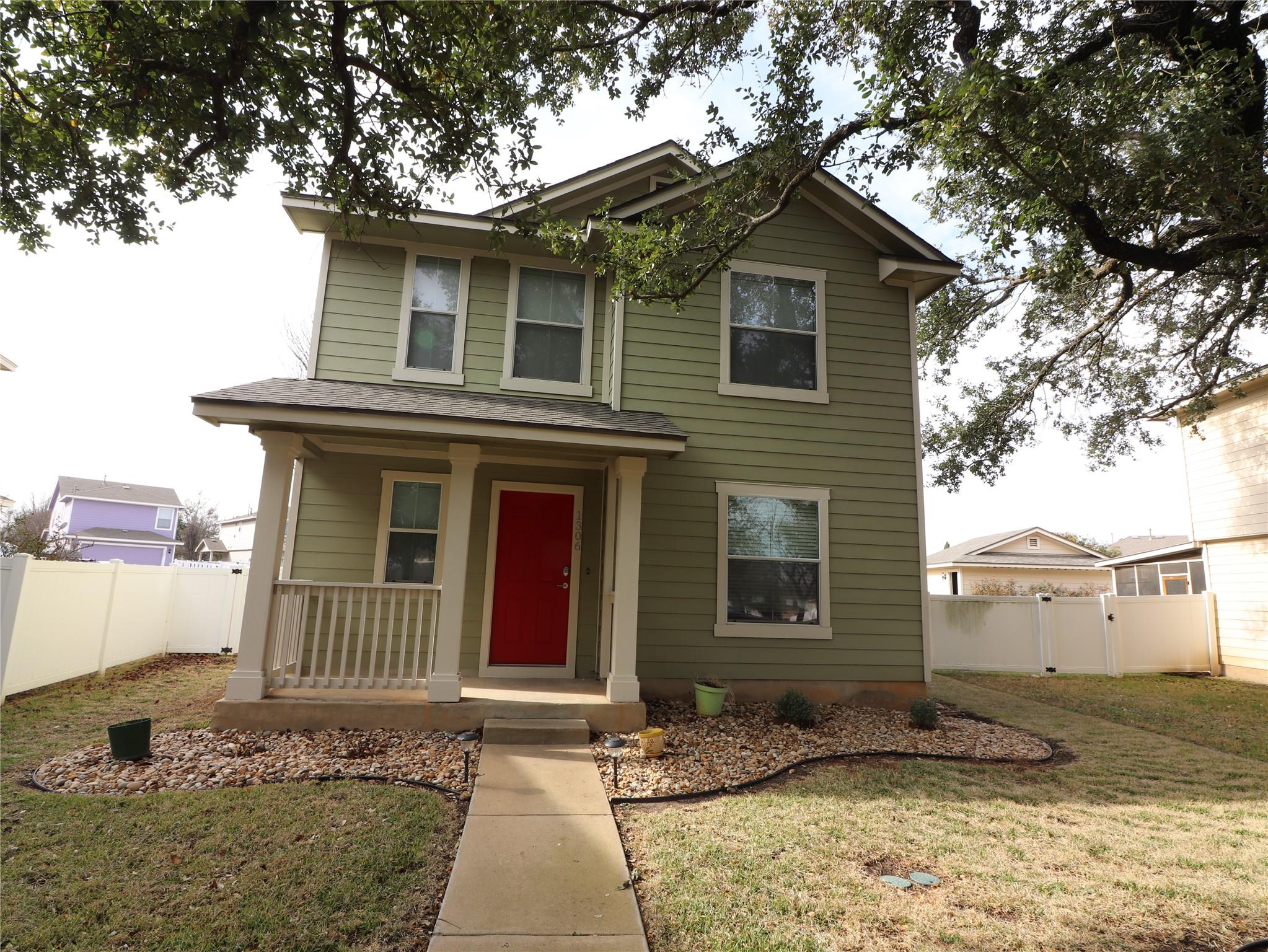 Listing photo 1 of 1306  Davis Mountain Loop