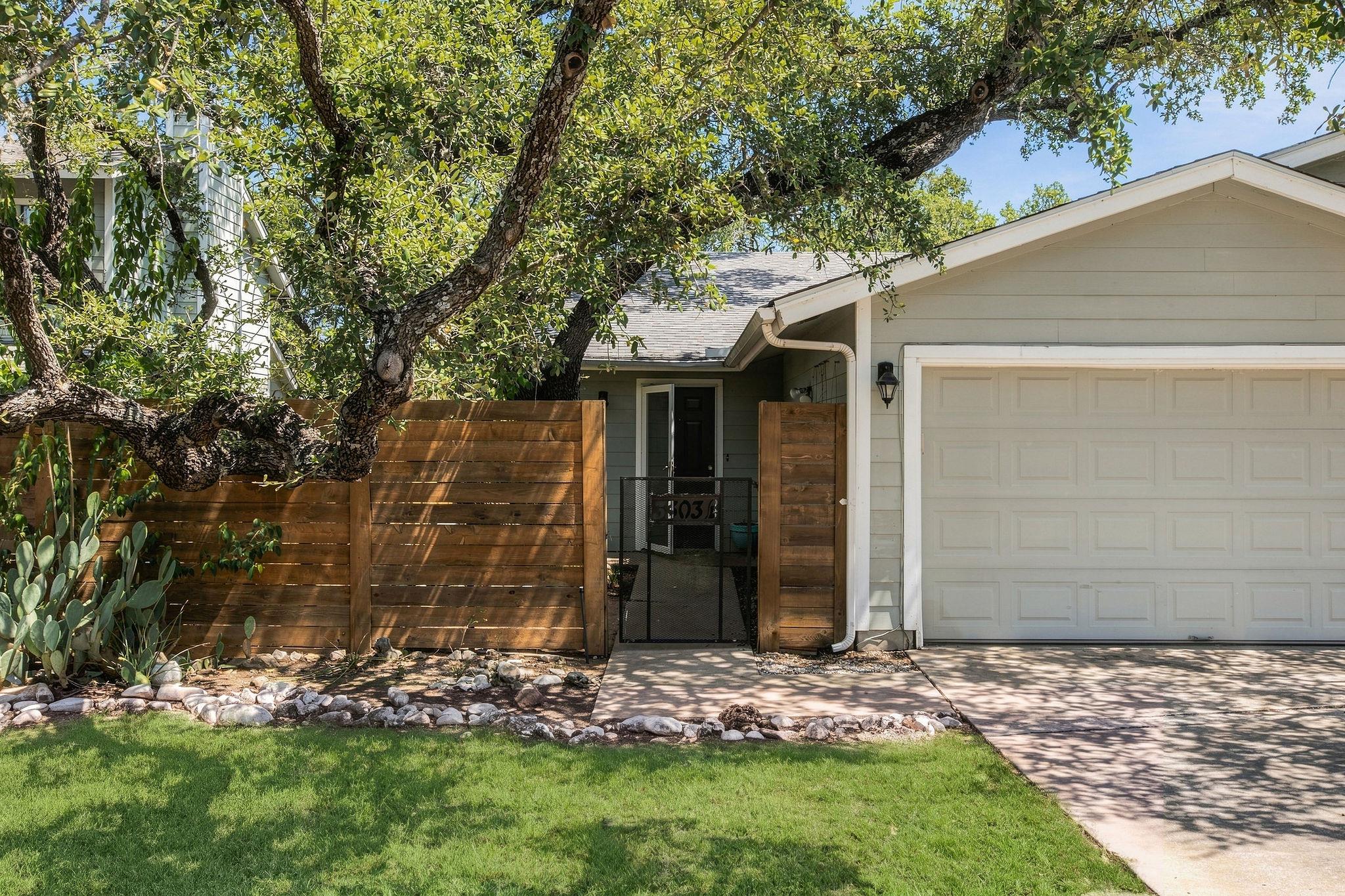 Listing photo 1 of 3303 W William Cannon Dr  #B