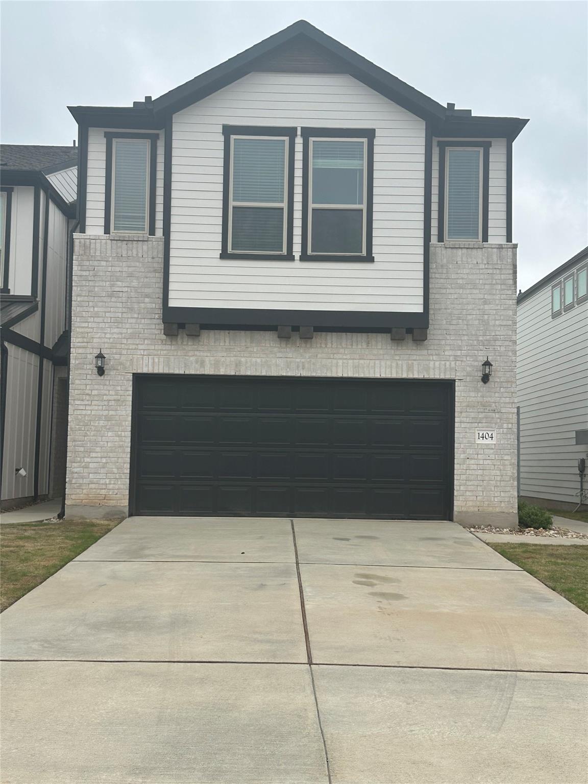 Listing photo 1 of 2725  Woodall Dr  #1404