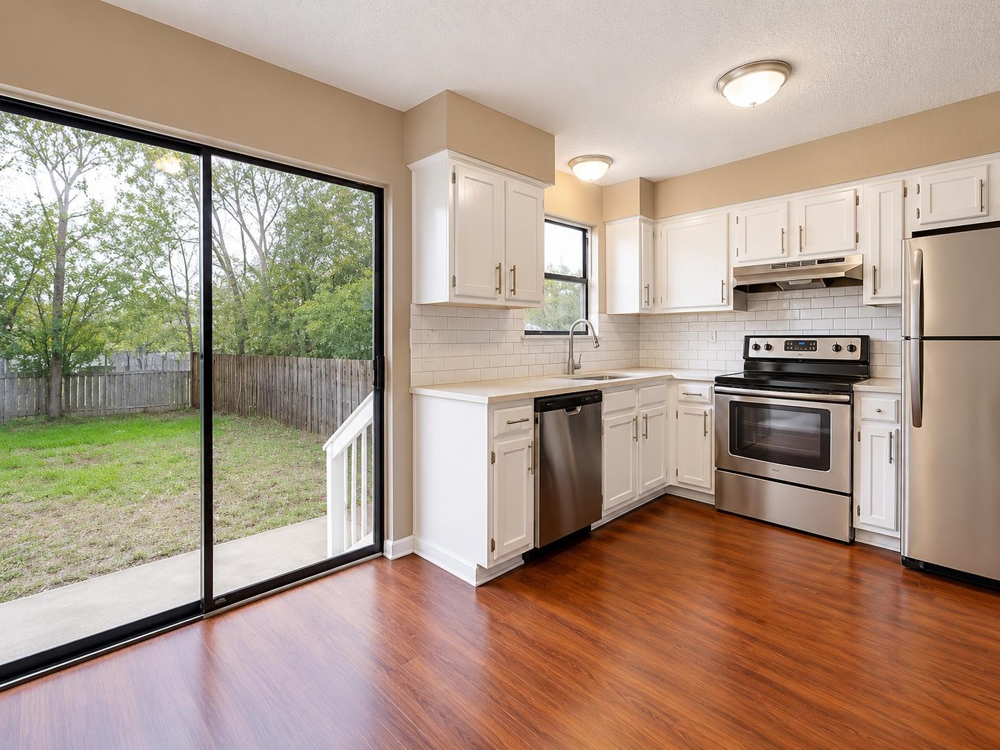 Listing photo 1 of 112  Hillside Cv