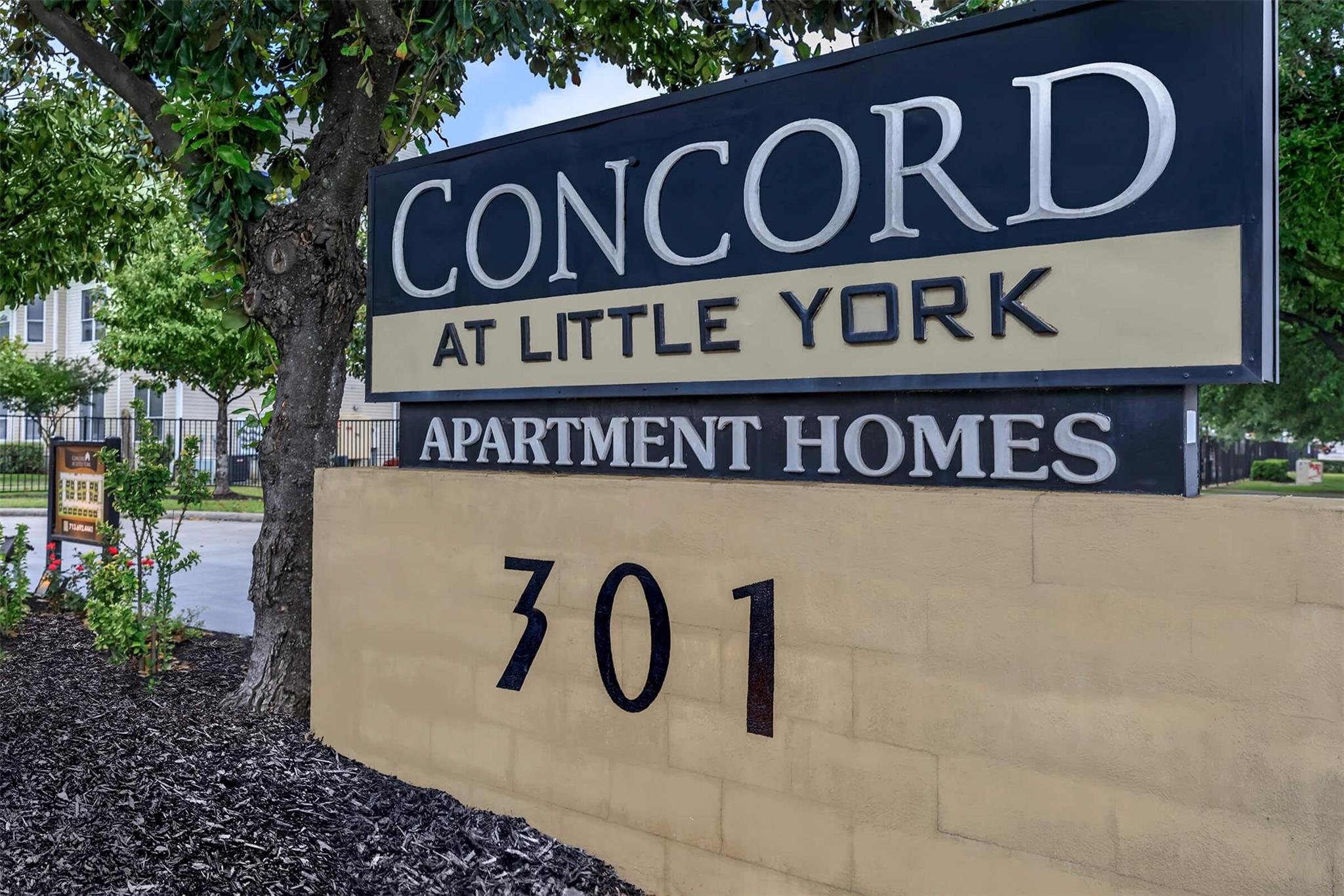 Listing photo 1 of 301  W Little York Rd  #722