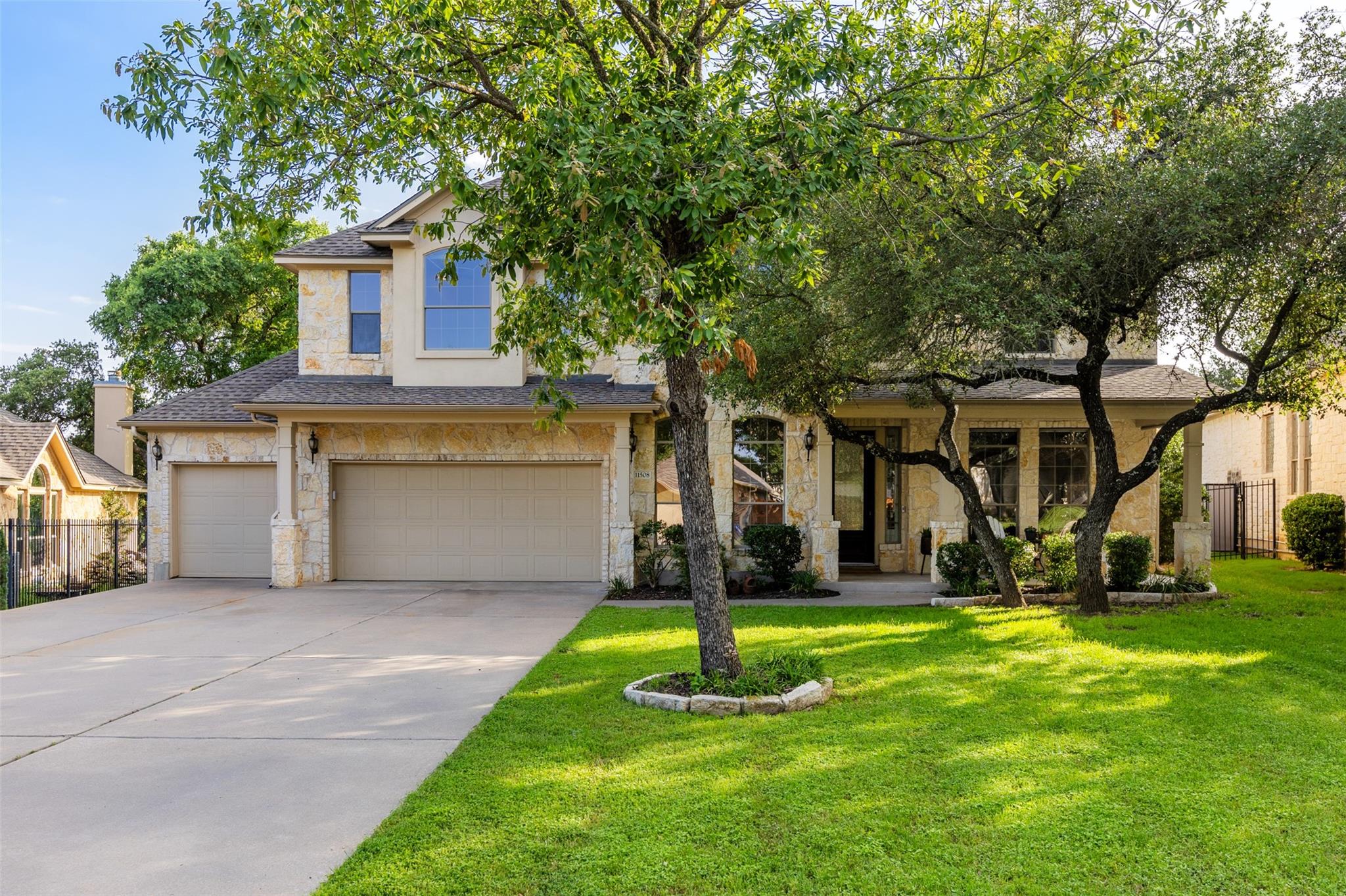 Listing photo 1 of 11508  Via Grande Dr