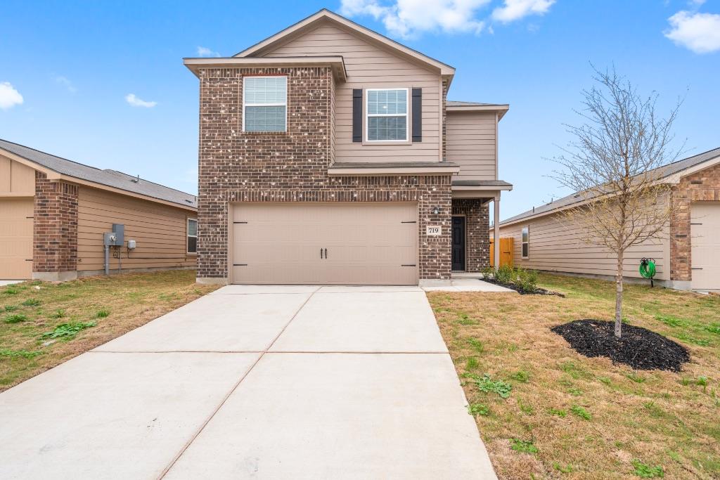 Listing photo 1 of 719  Wonderland Trl