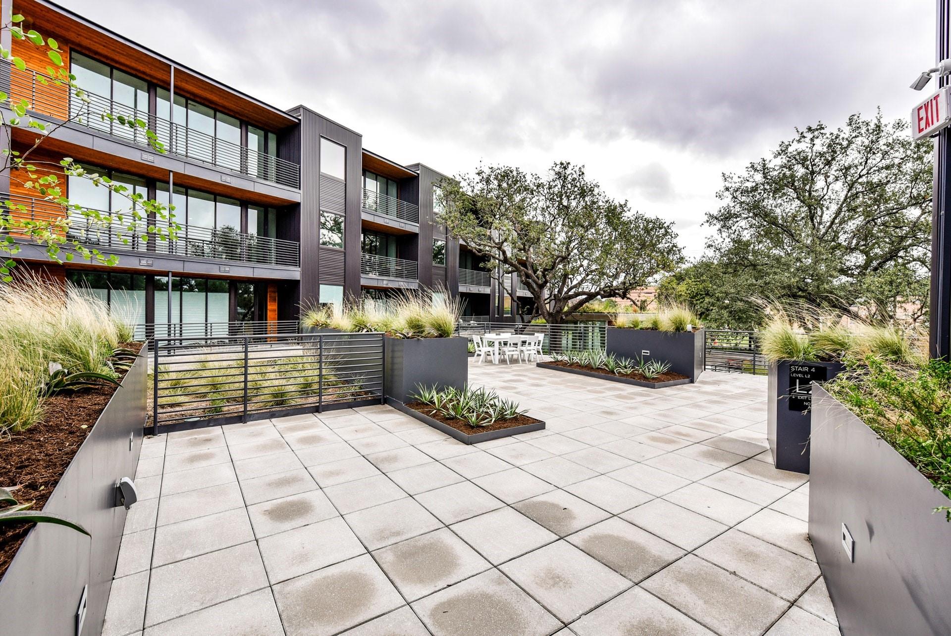 Listing photo 1 of 900 S 1st St  #307