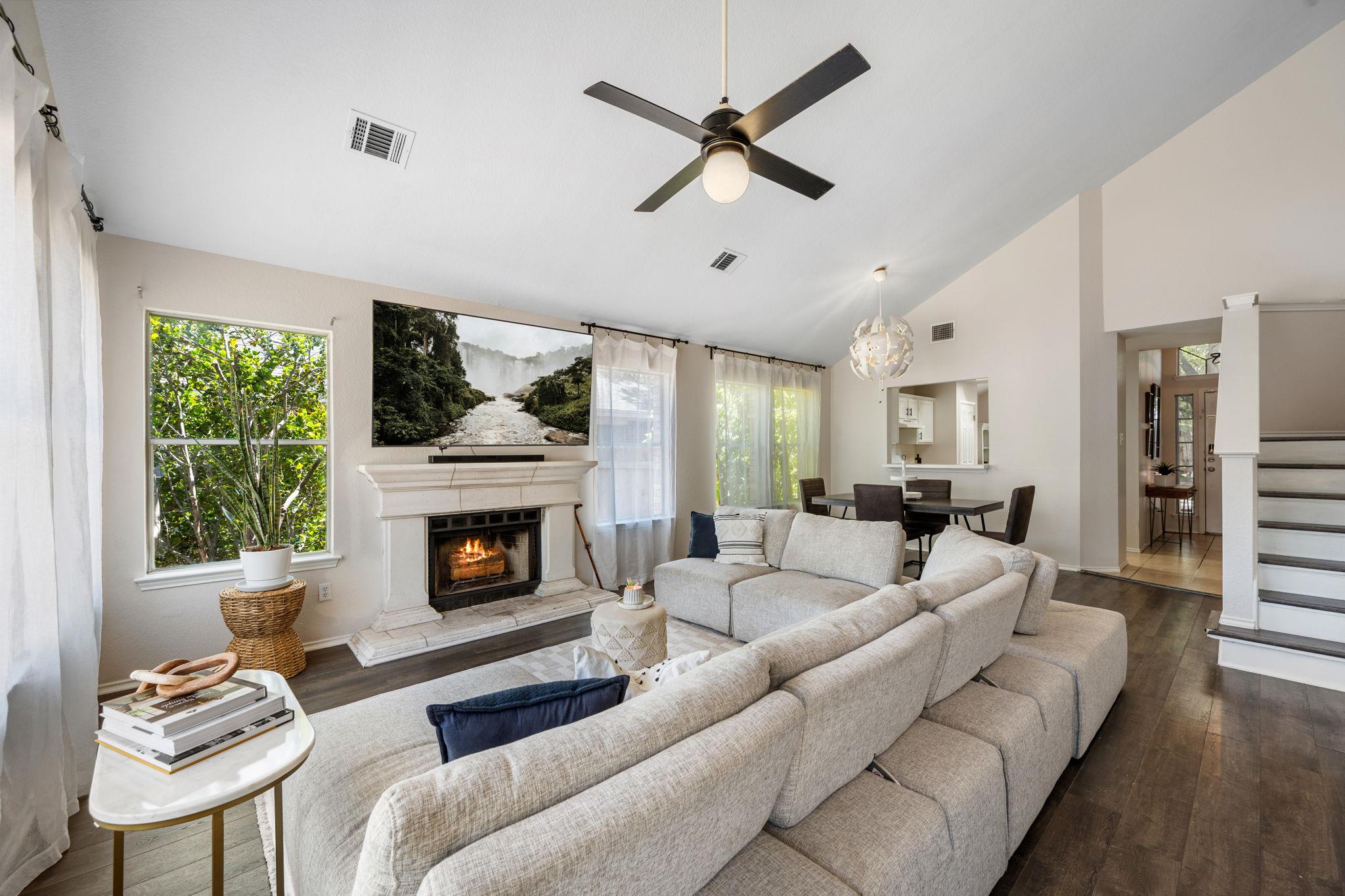 Listing photo 1 of 1606  Academy Pl