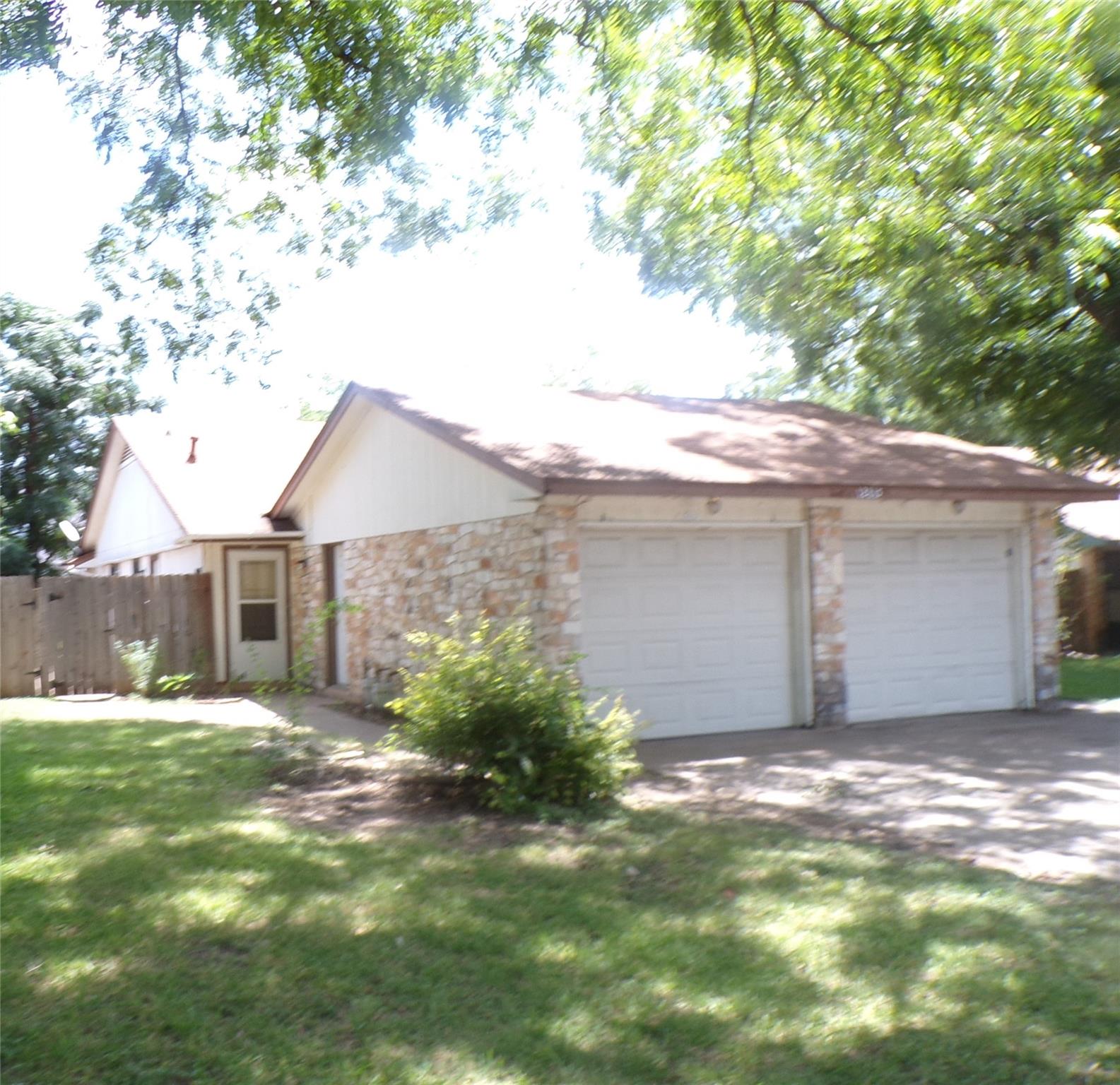 Listing photo 1 of 12815  Hymeadow Dr  #A