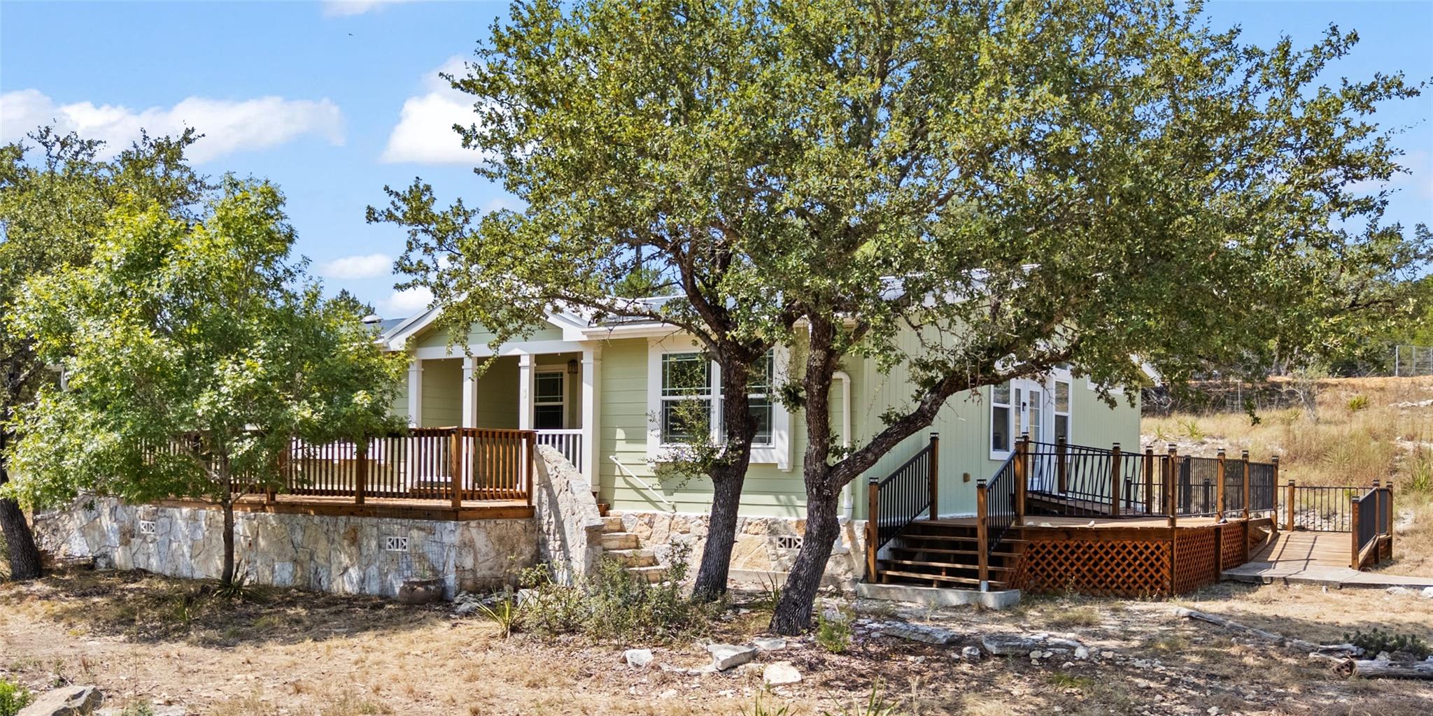 Listing photo 1 of 601  Lost Valley Rd