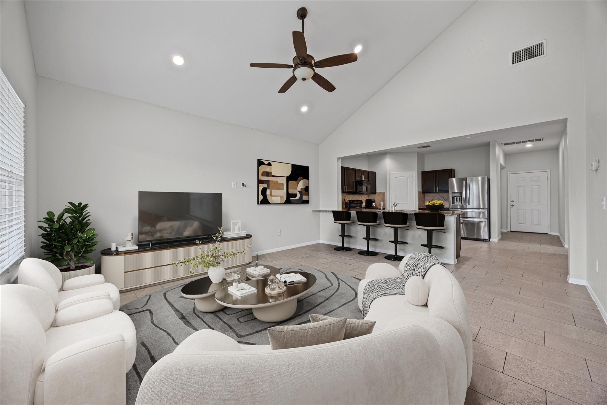 Listing photo 1 of 518  Luna Vista Dr