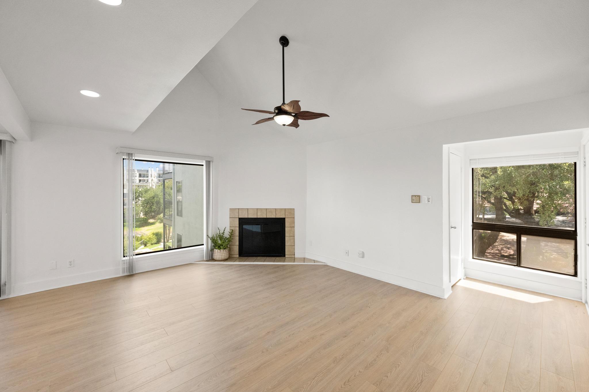Listing photo 1 of 2918 N Ranch Road 620 None  #B112