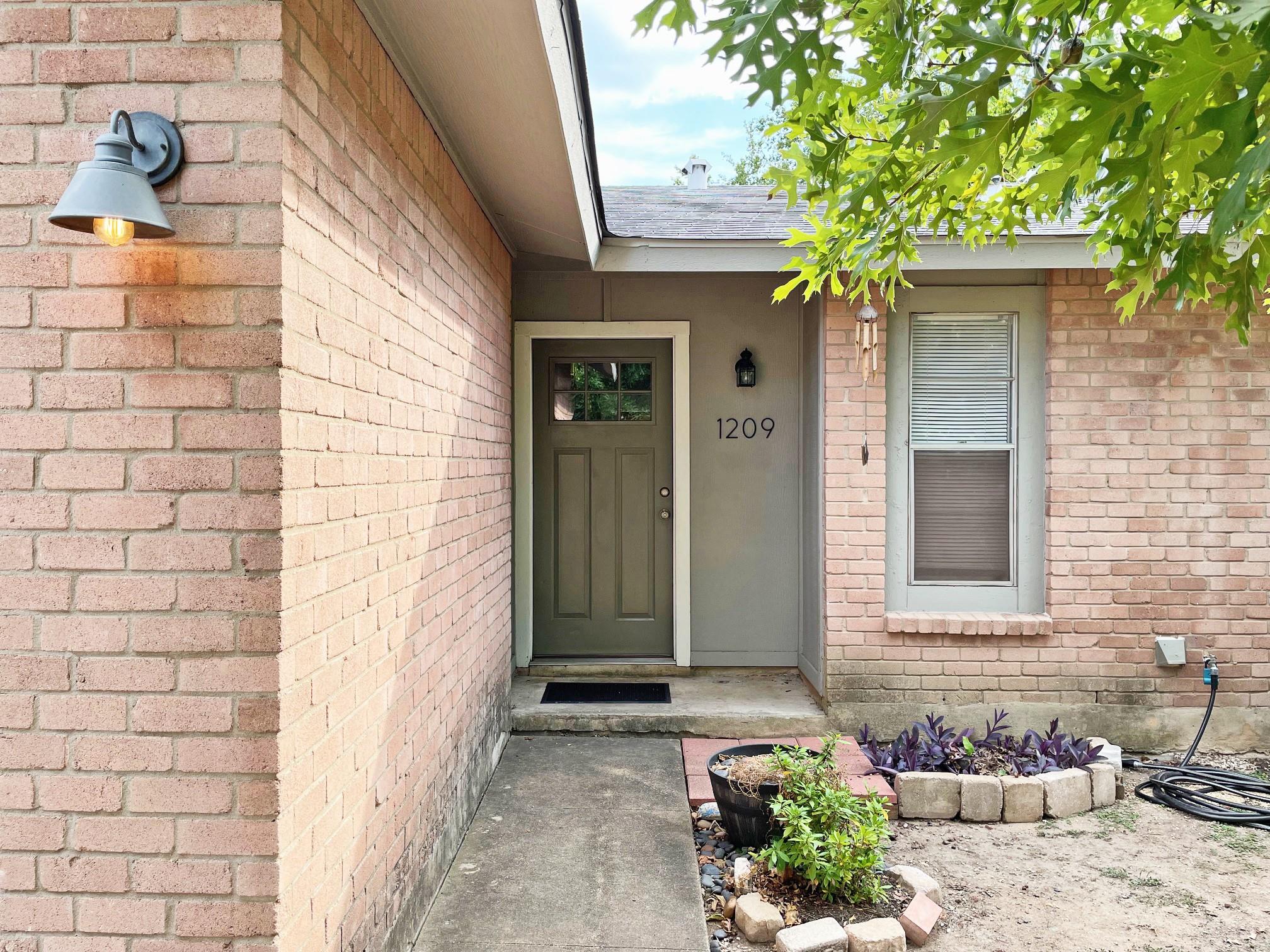 Listing photo 1 of 1209  Turtle Creek Blvd