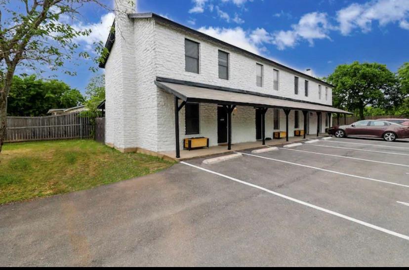 Listing photo 1 of 200  Laurel Dr  #A