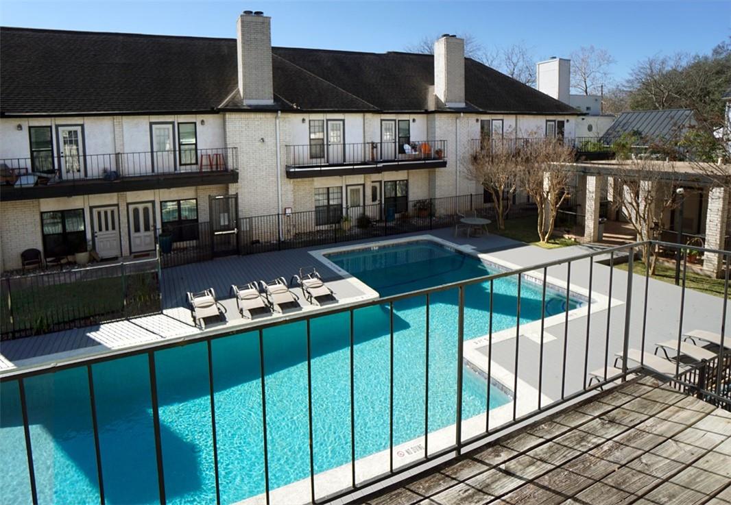 Listing photo 1 of 1307  Kinney Ave  #117