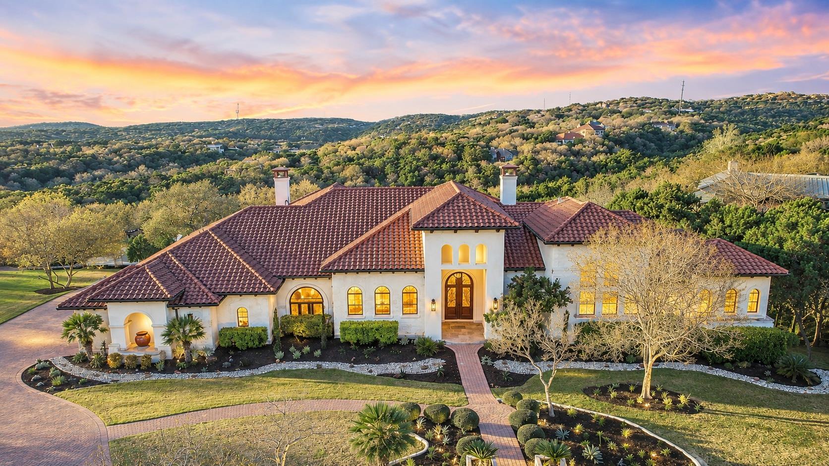 Listing photo 1 of 916  Barton Creek Blvd