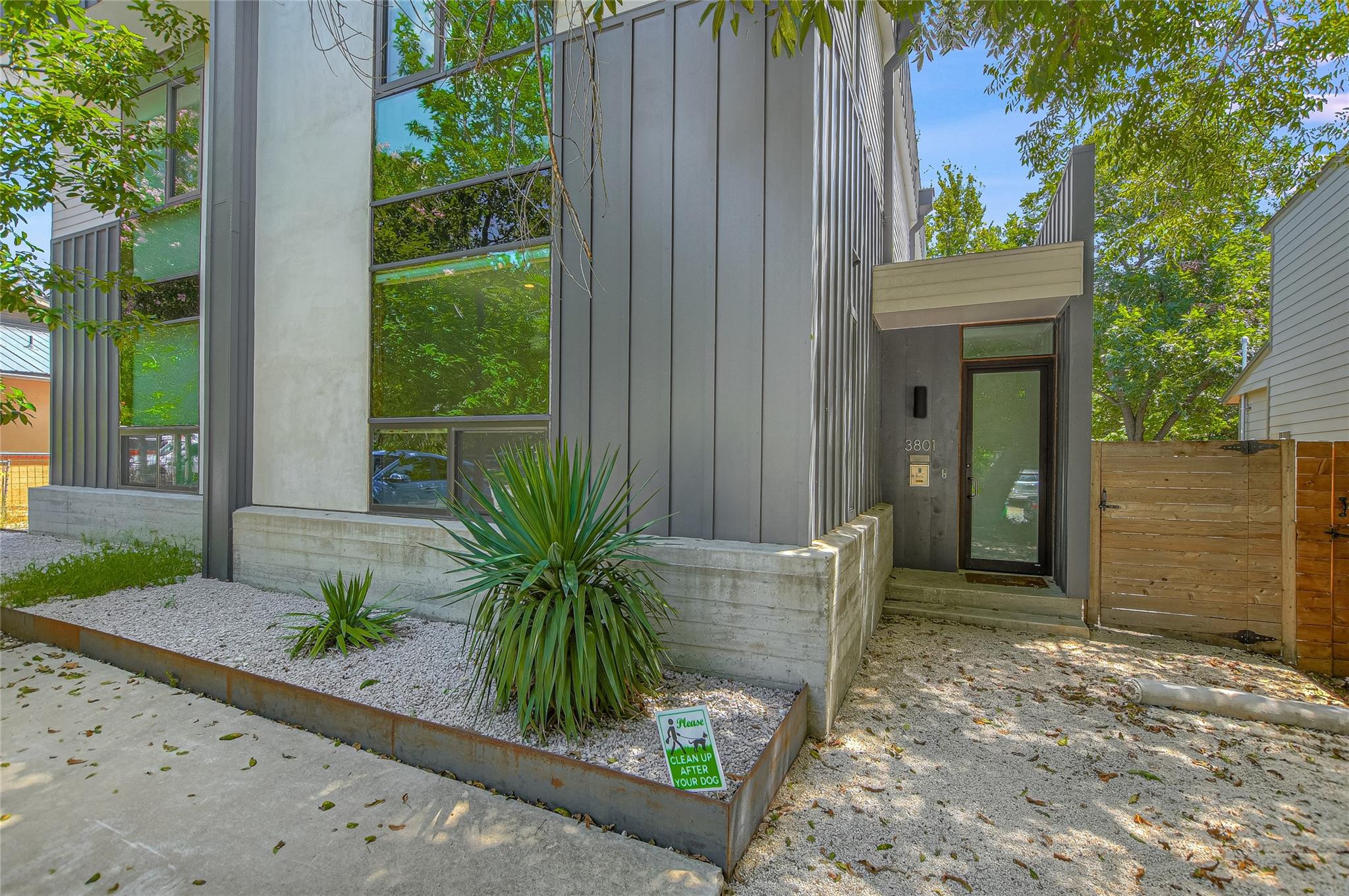 Listing photo 1 of 3801  Grayson Ln  #B