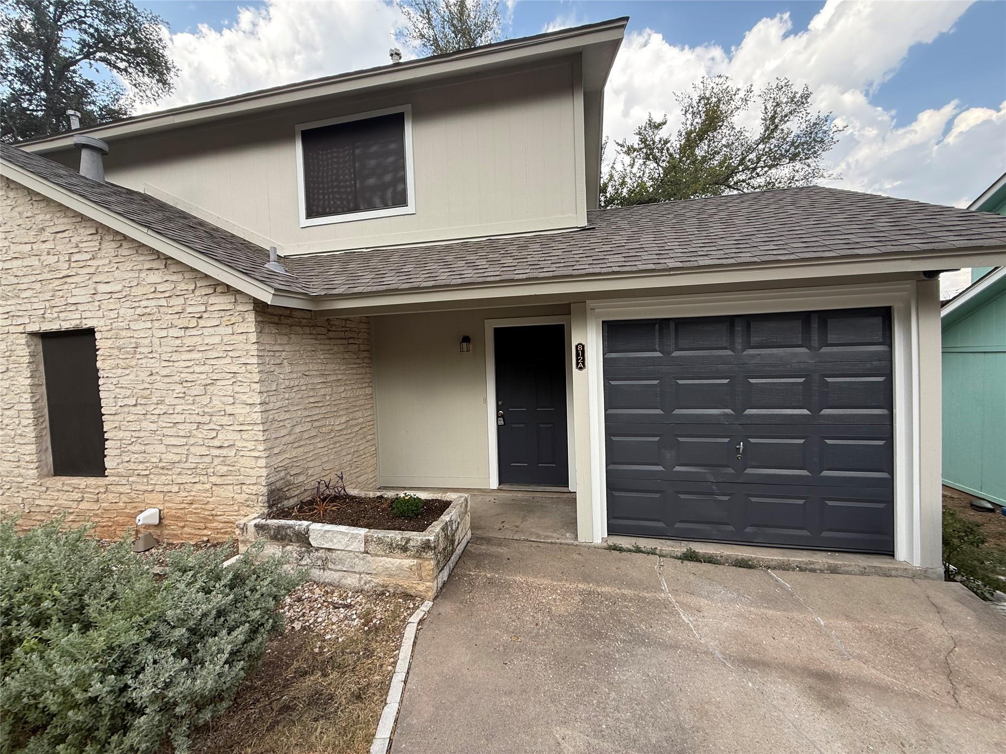 Listing photo 1 of 812  Ramble Ln  #A