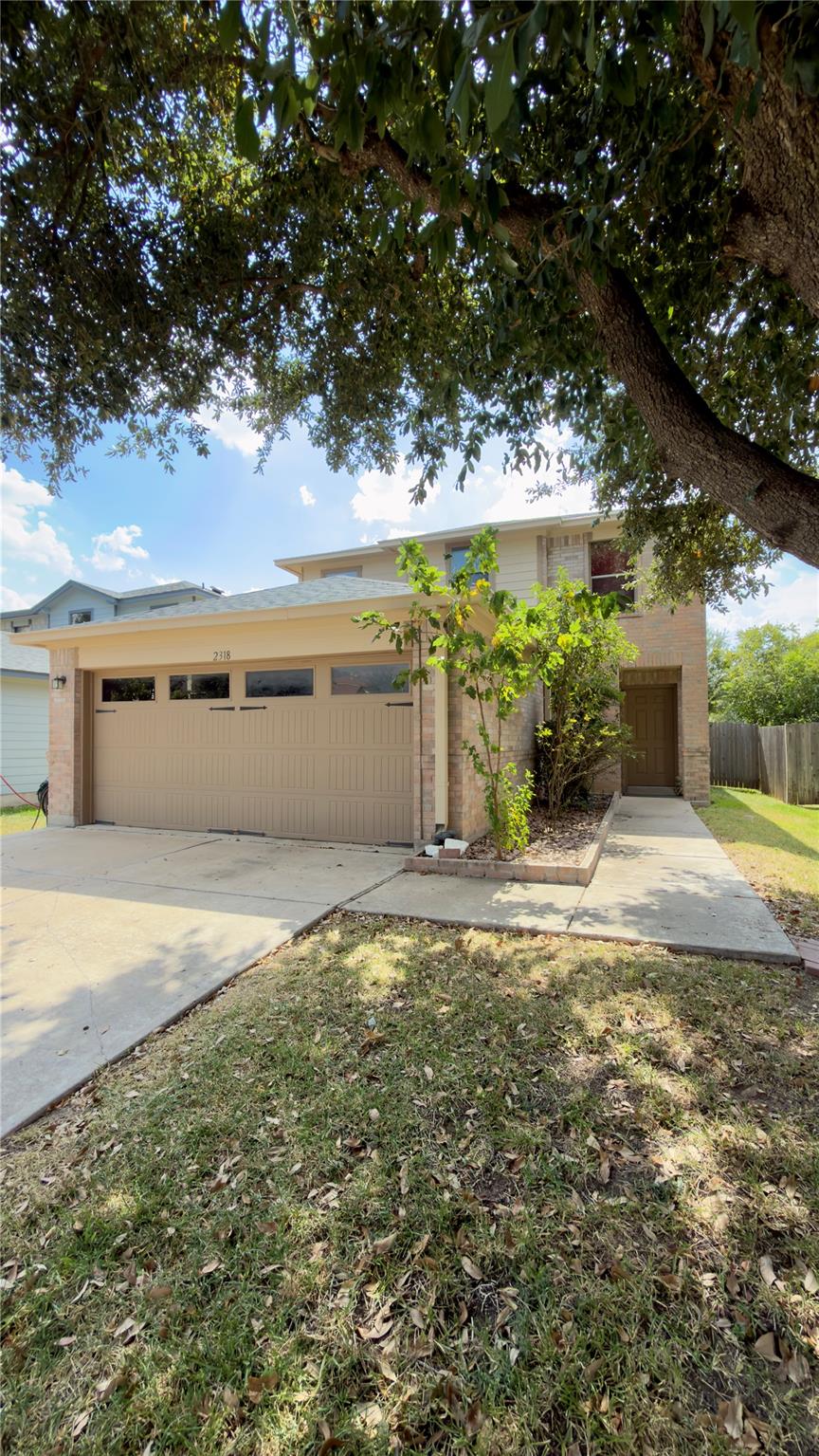 Listing photo 1 of 2318  McCook Dr