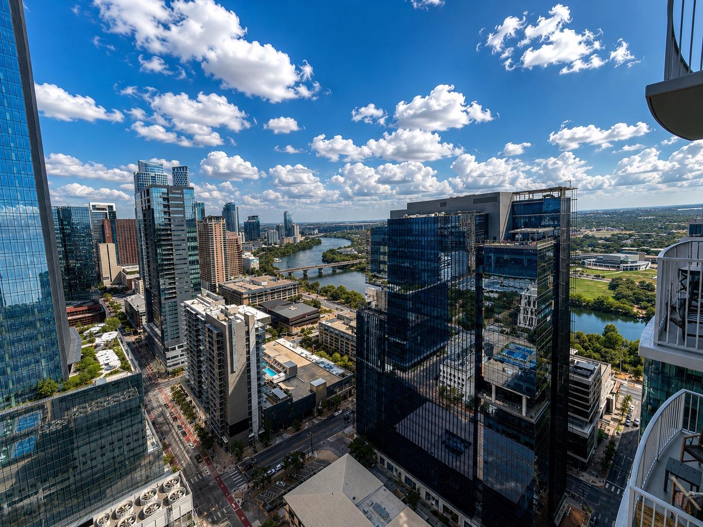 Listing photo 1 of 360  Nueces St  #3605