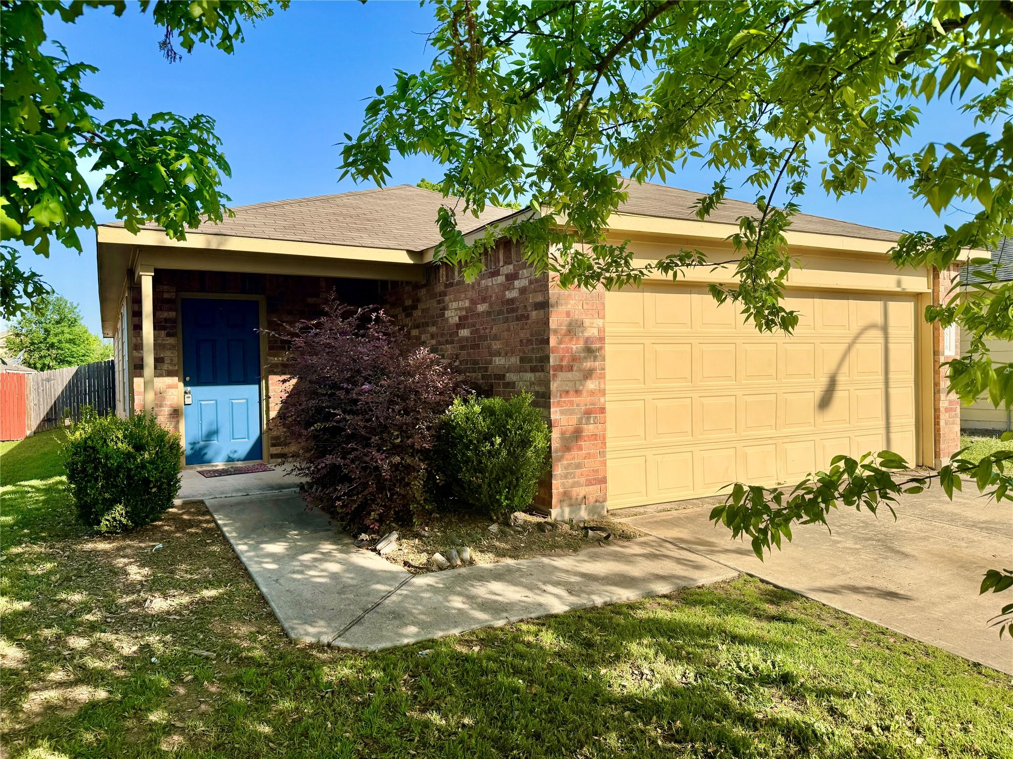 Listing photo 1 of 5816  Knoll Pines Pass Dr