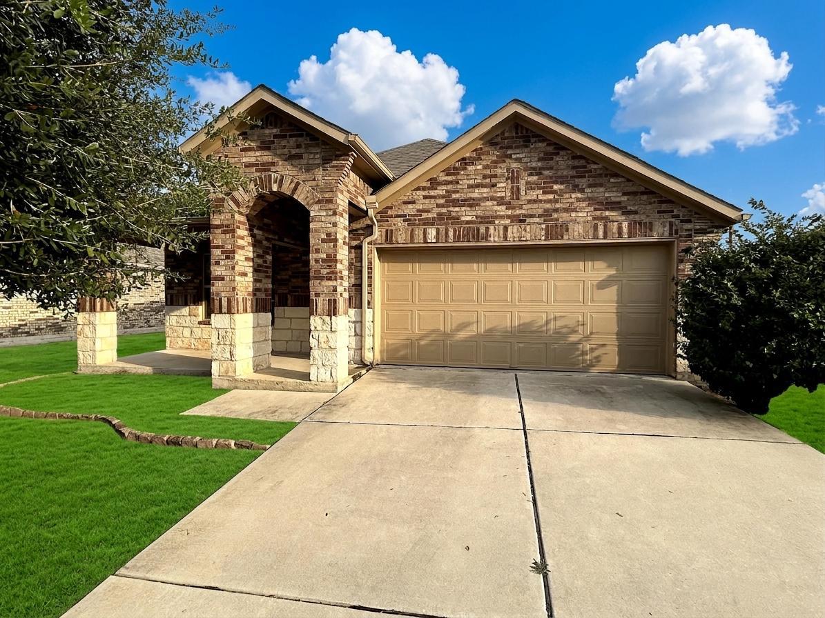Listing photo 1 of 608  Kaluga Trl