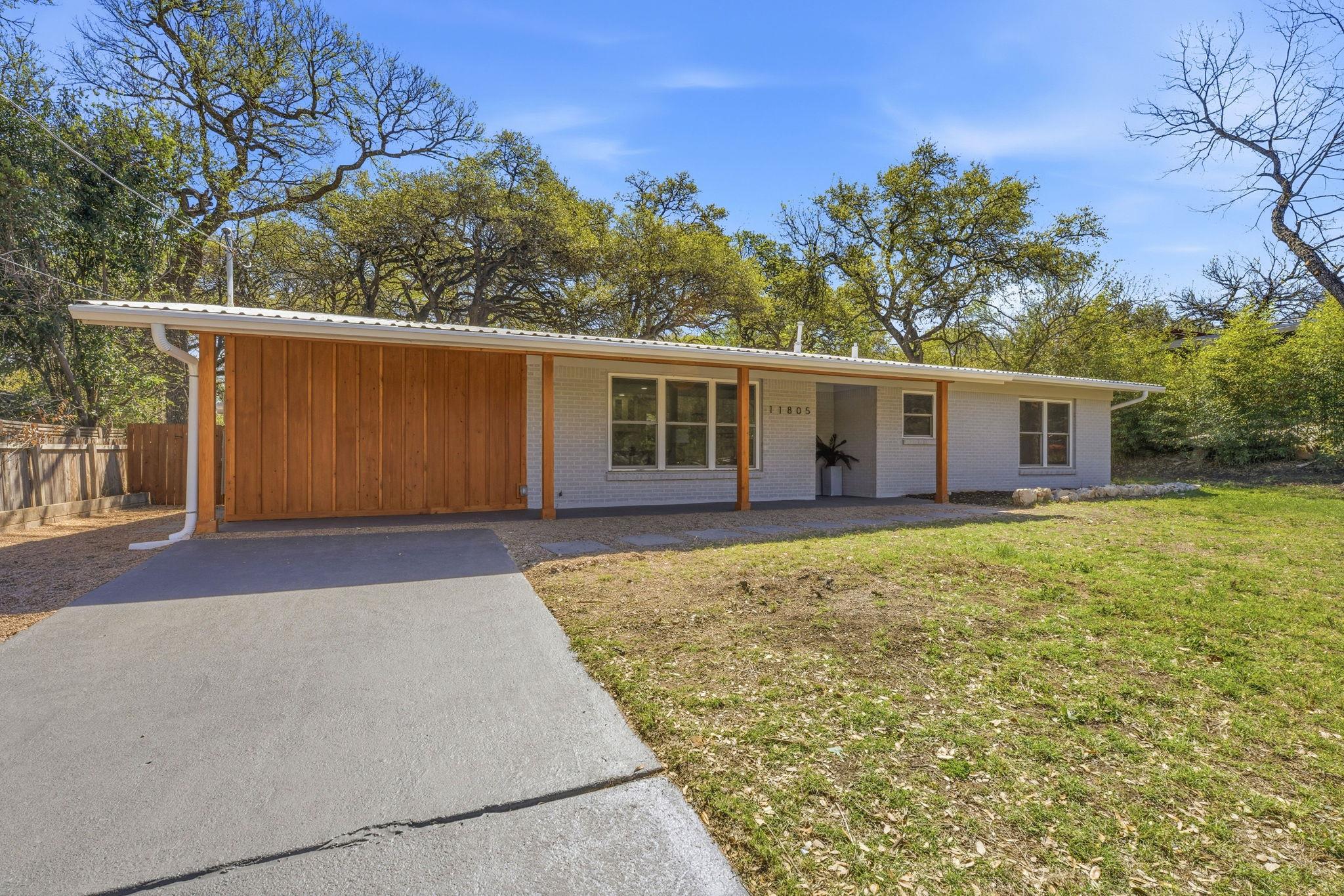 Listing photo 1 of 11805  Pollyanna Ave