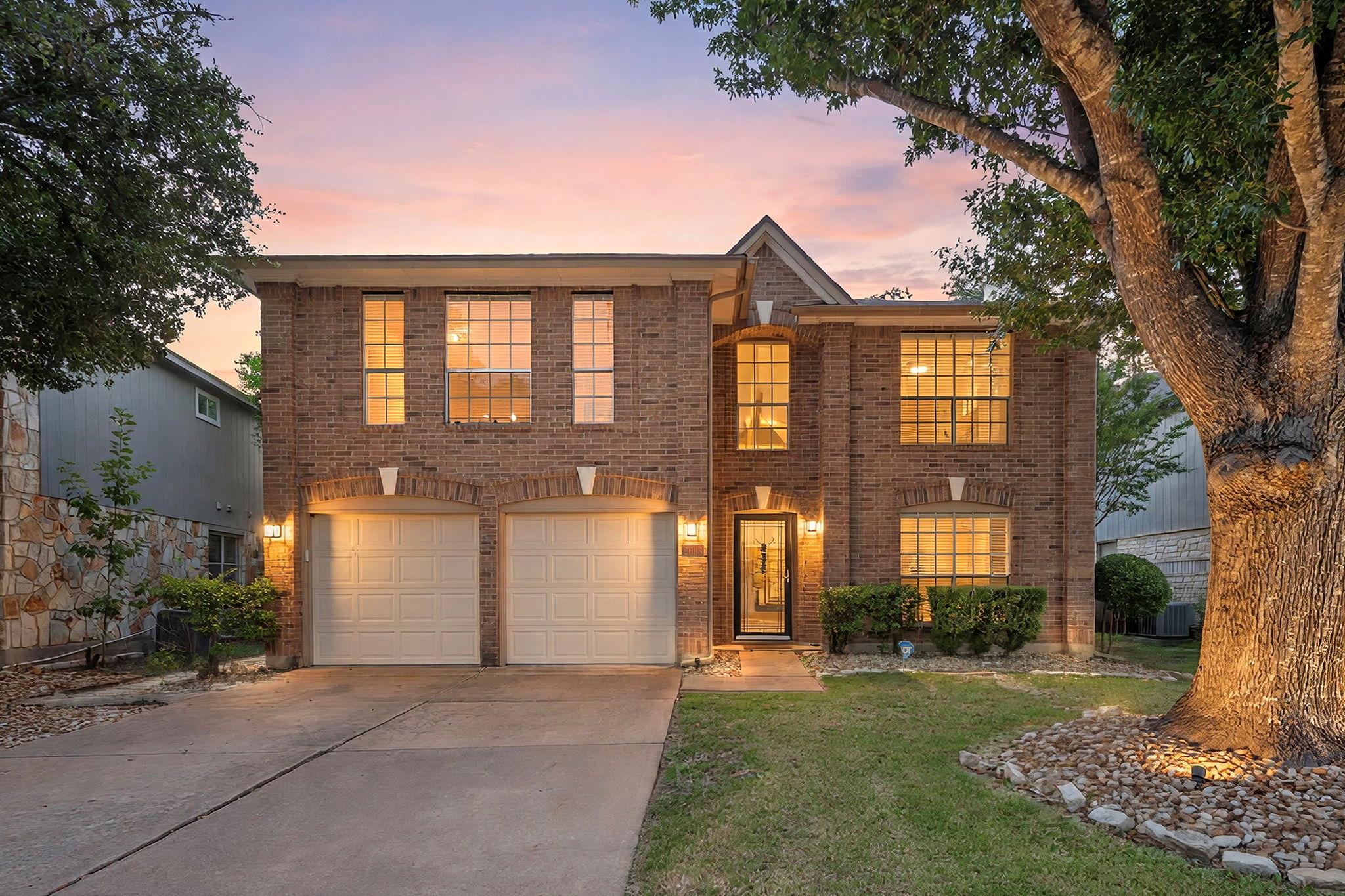 Listing photo 1 of 2608  Buckeye Trl