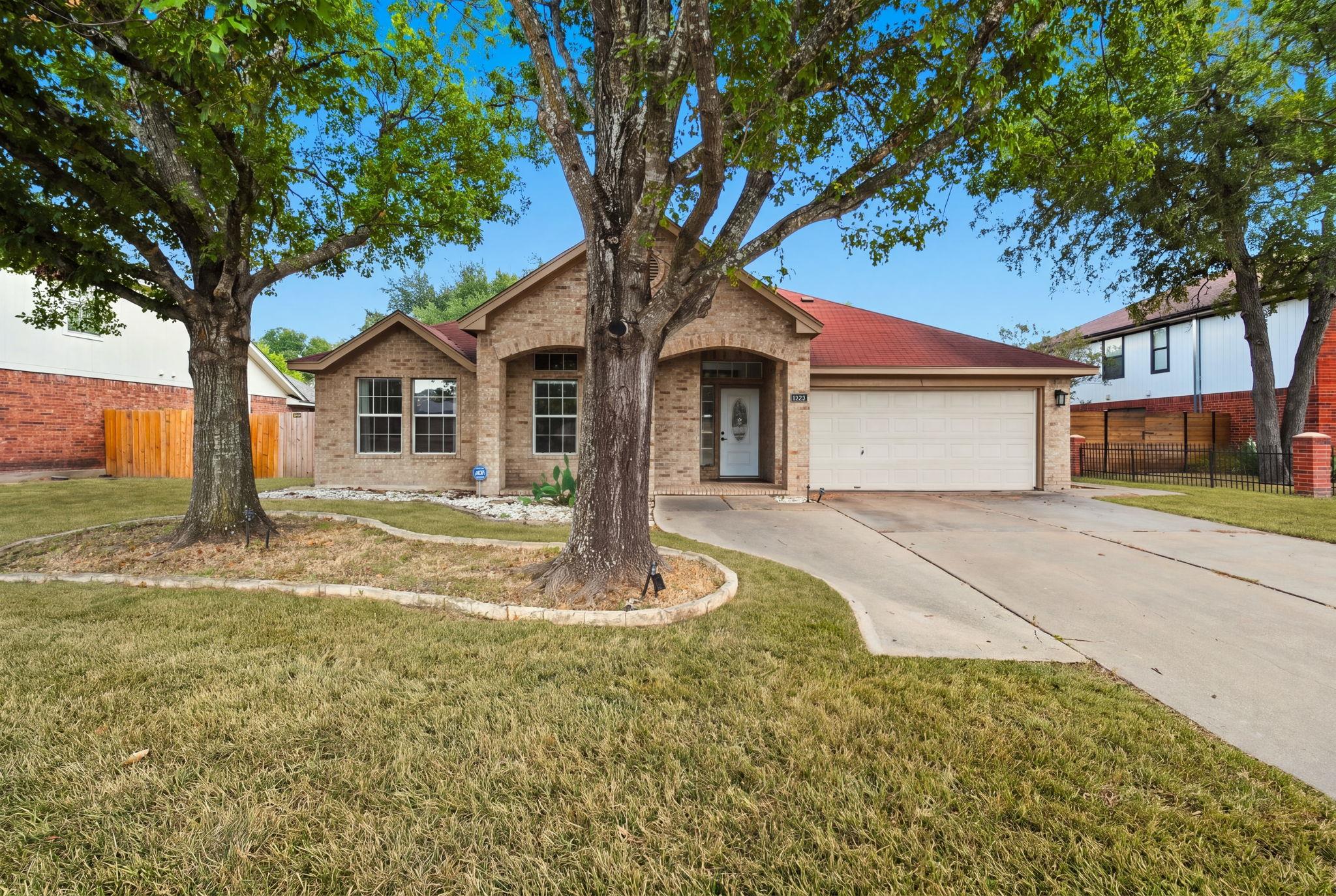 Listing photo 1 of 1319  Rocky Creek Dr