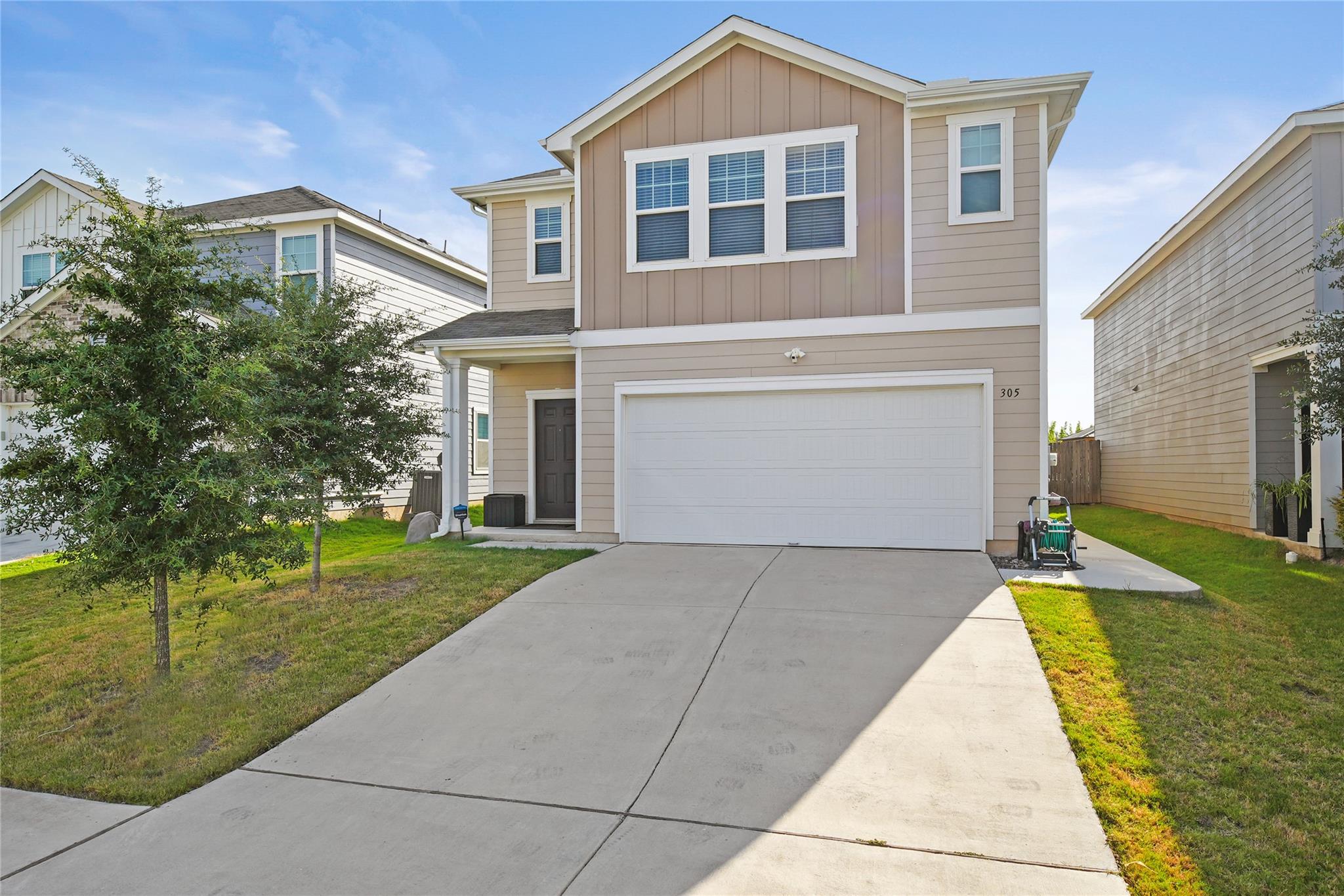 Listing photo 1 of 305  Red Fish Ln